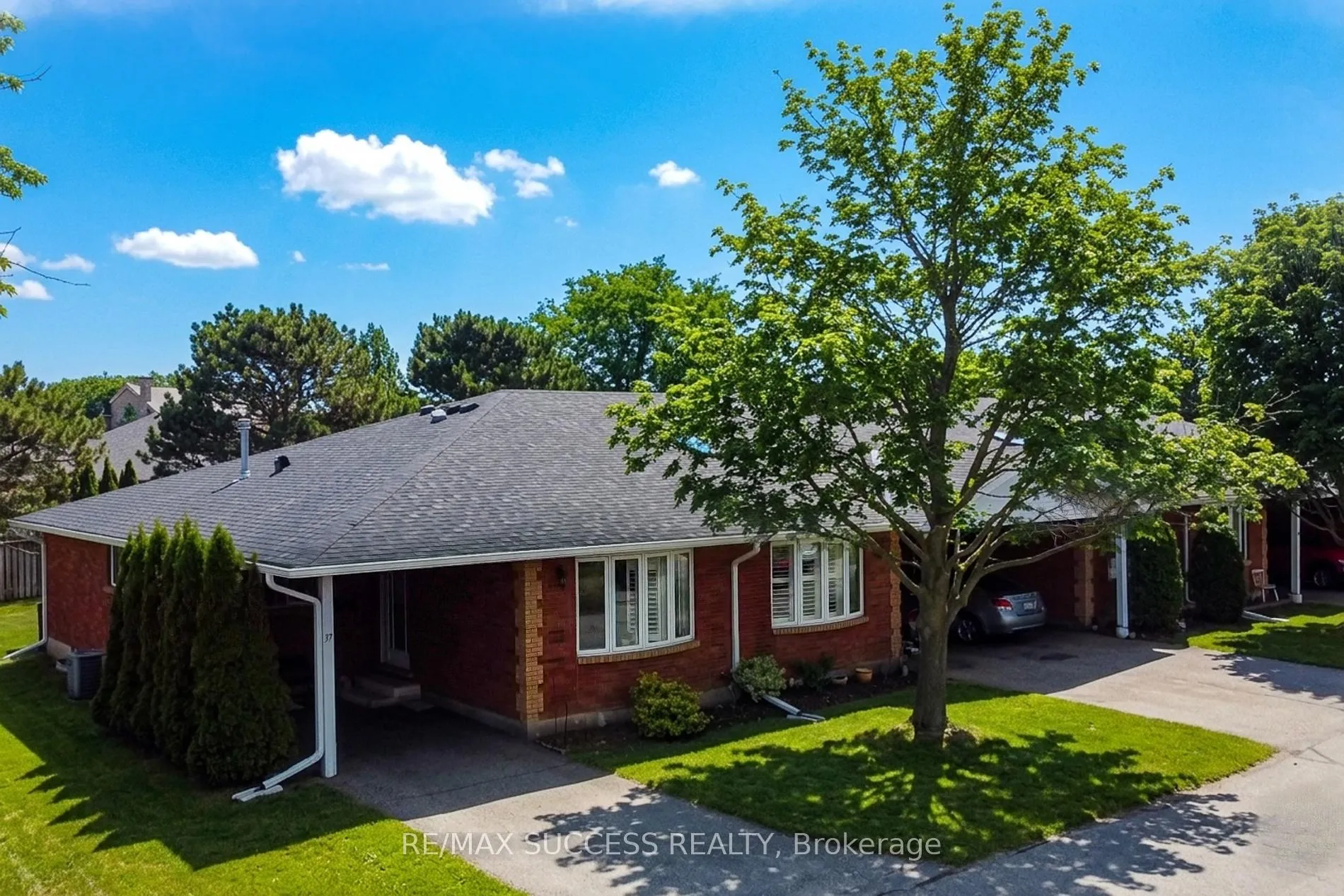 Photo 4 of Unit 37, 1030 Colborne Street E, Brantford — HOMEH
