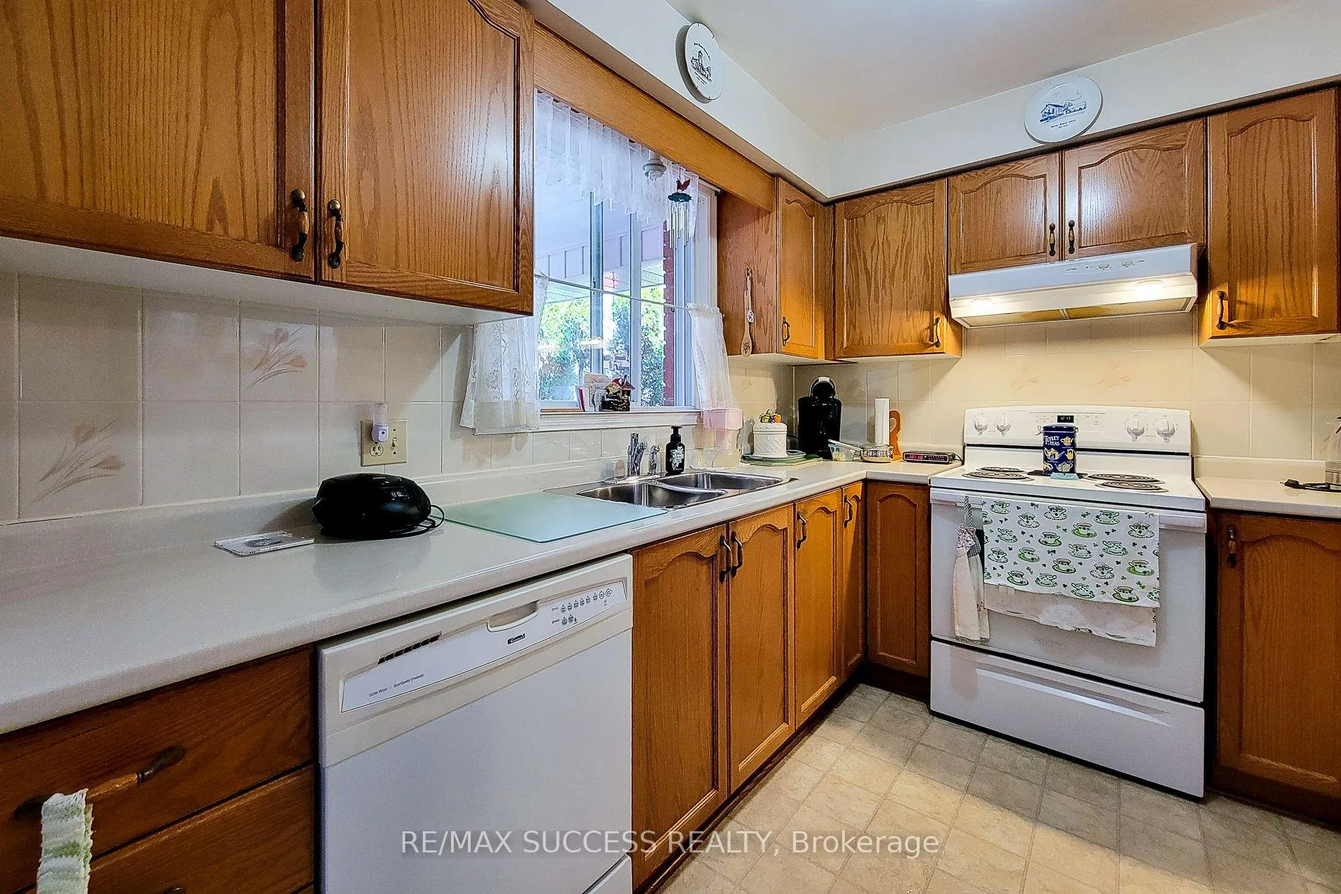 Photo 23 of Unit 37, 1030 Colborne Street E, Brantford — HOMEH