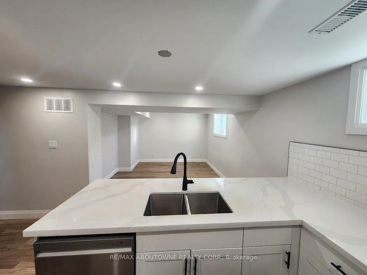 Photo 6 of Unit BSMT, 366 Upper Ottawa Street, Hamilton, Sunninghill — HOMEH