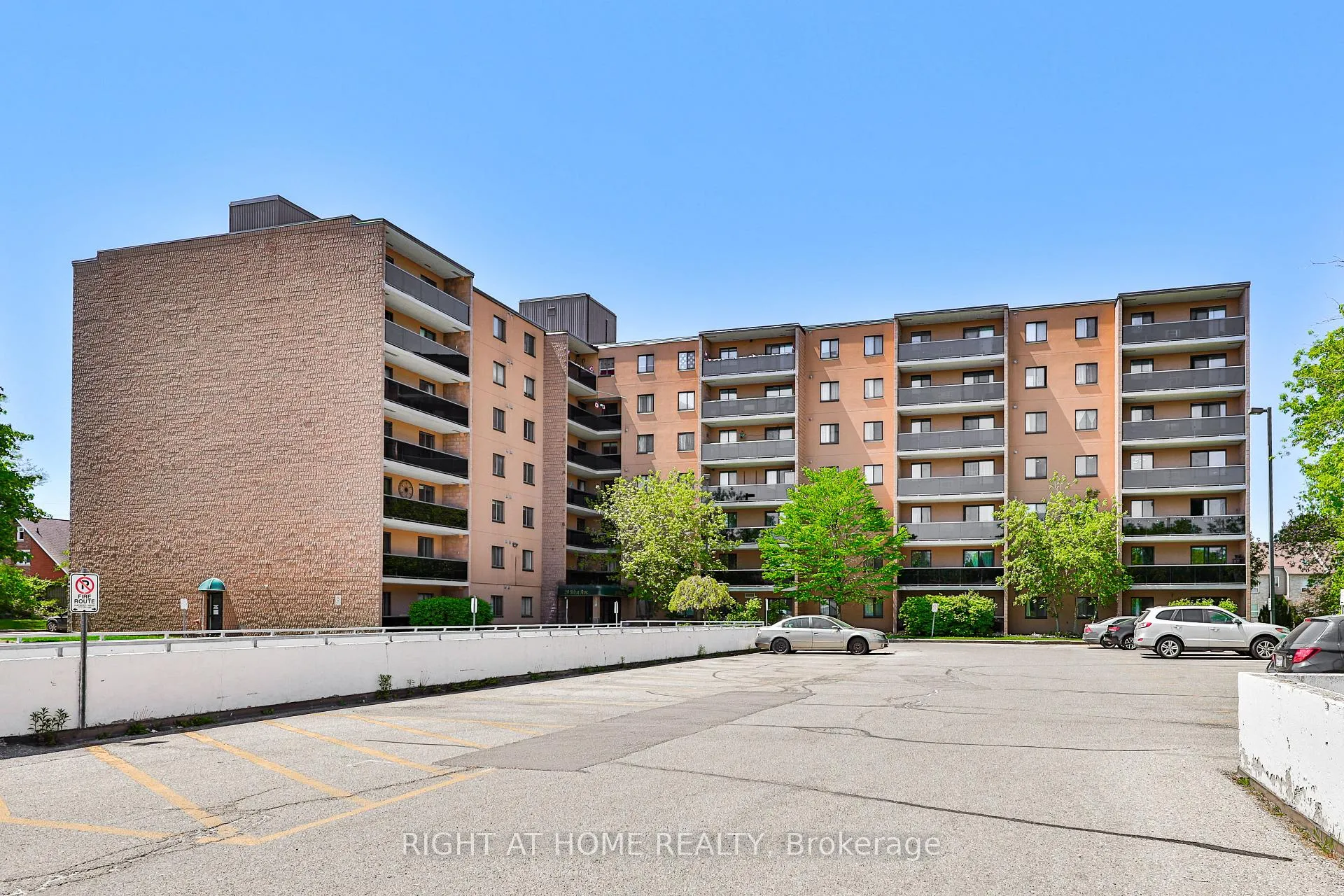 Photo 1 of Unit 411, 29 West Avenue W, Kitchener — HOMEH