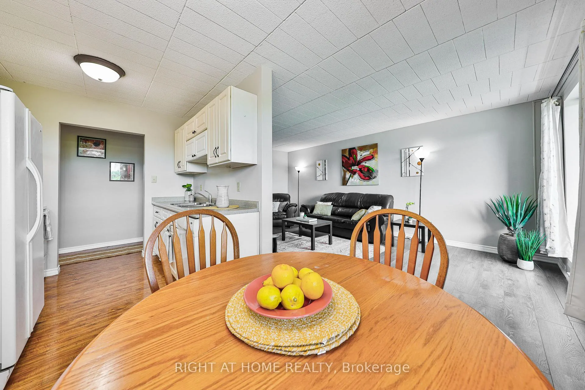 Photo 5 of Unit 411, 29 West Avenue W, Kitchener — HOMEH