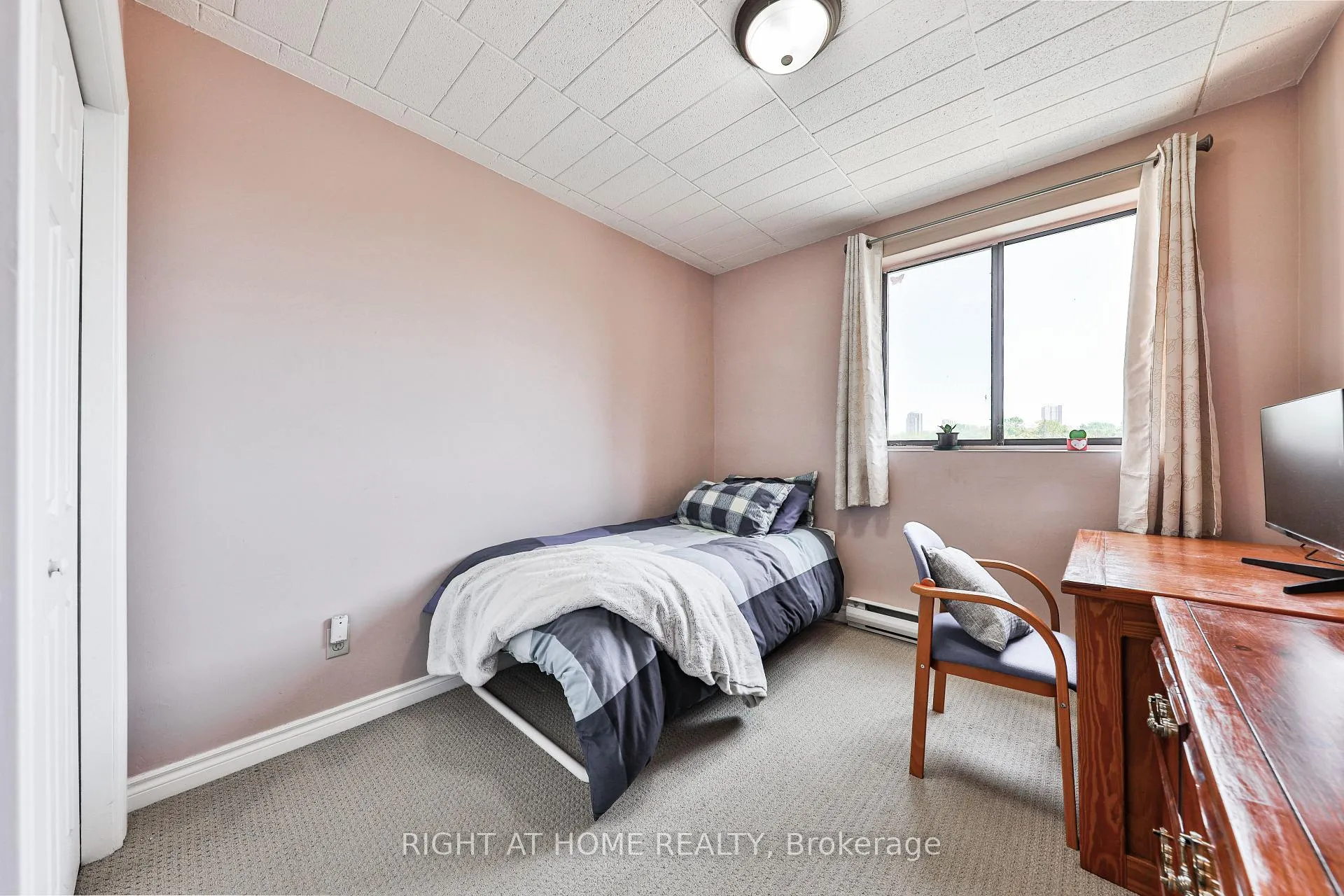 Photo 10 of Unit 411, 29 West Avenue W, Kitchener — HOMEH