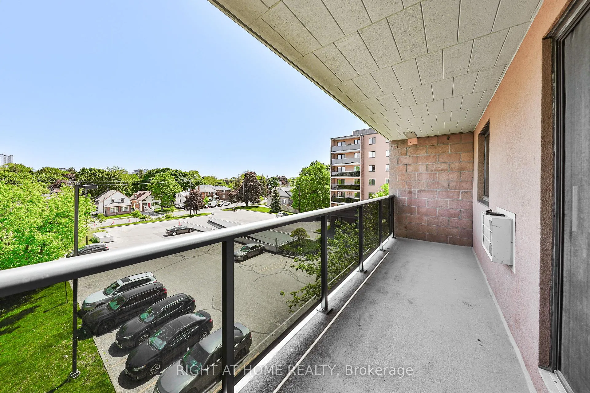 Photo 12 of Unit 411, 29 West Avenue W, Kitchener — HOMEH