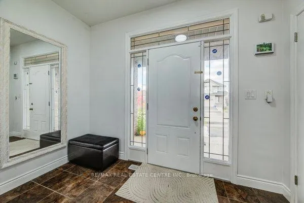 Photo 6 of 617 Thorndale Drive, Waterloo — HOMEH