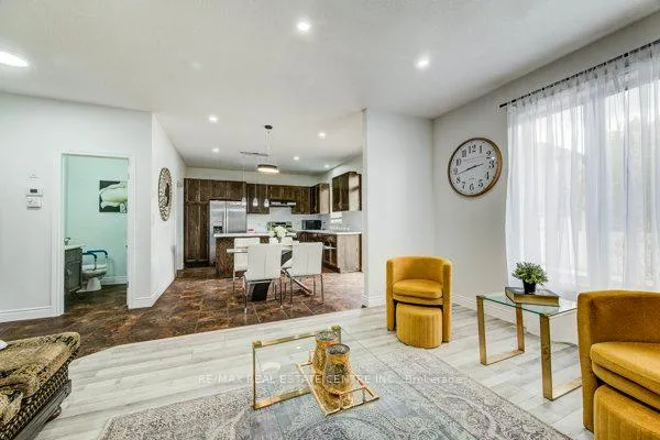 Photo 13 of 617 Thorndale Drive, Waterloo — HOMEH