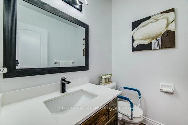 Photo 14 of 617 Thorndale Drive, Waterloo — HOMEH