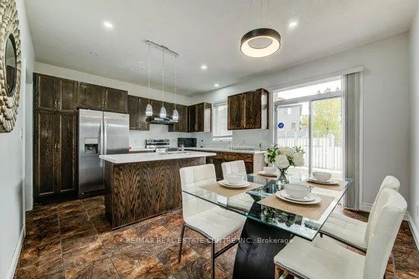 Photo 15 of 617 Thorndale Drive, Waterloo — HOMEH