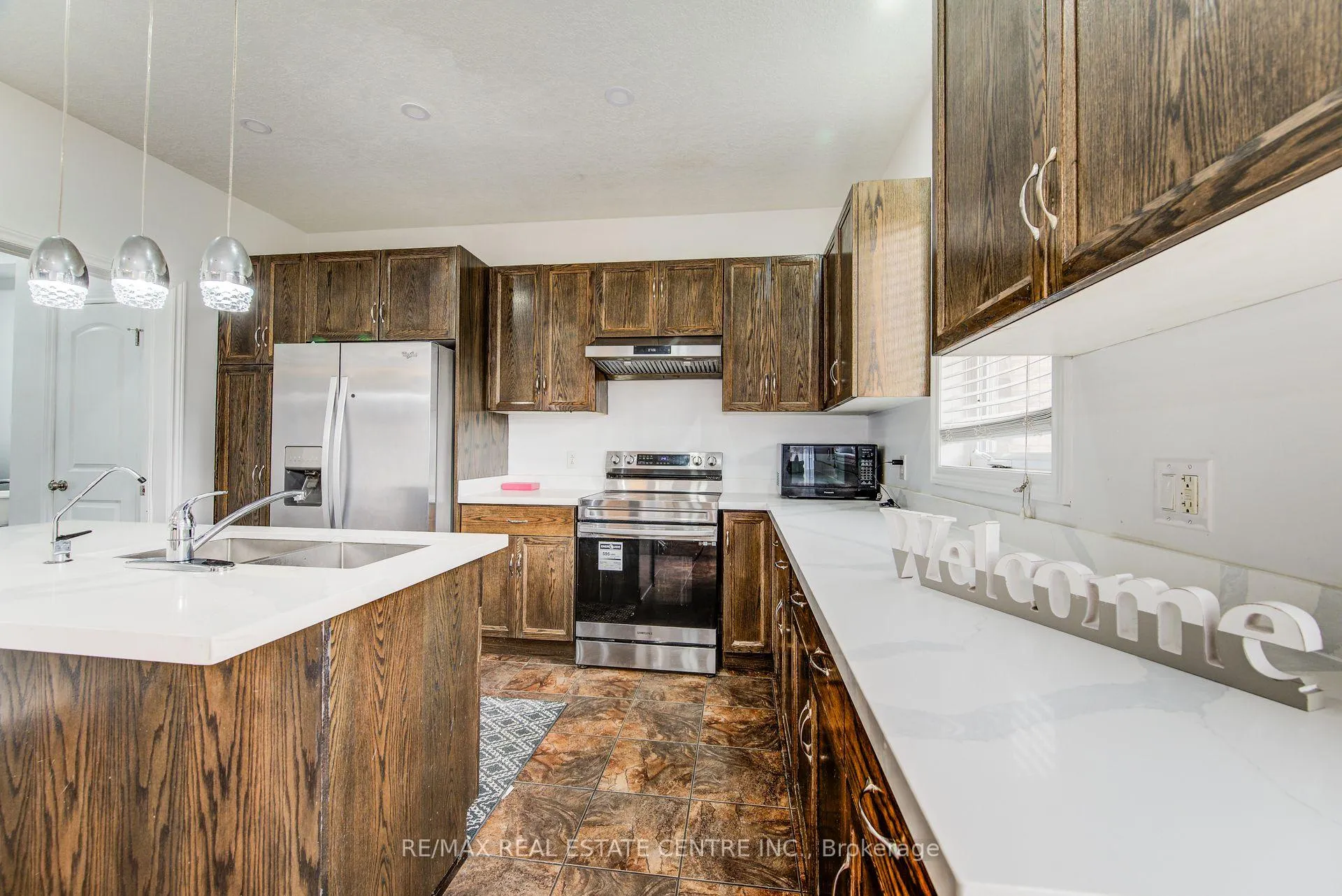 Photo 20 of 617 Thorndale Drive, Waterloo — HOMEH