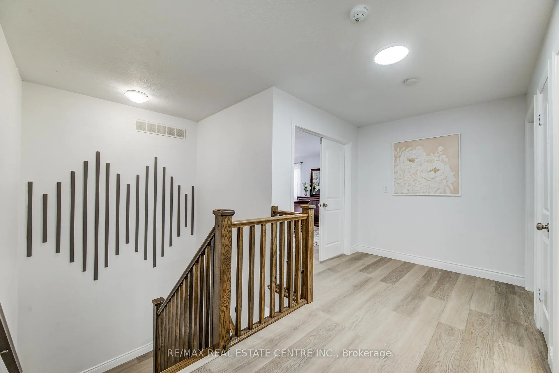 Photo 24 of 617 Thorndale Drive, Waterloo — HOMEH