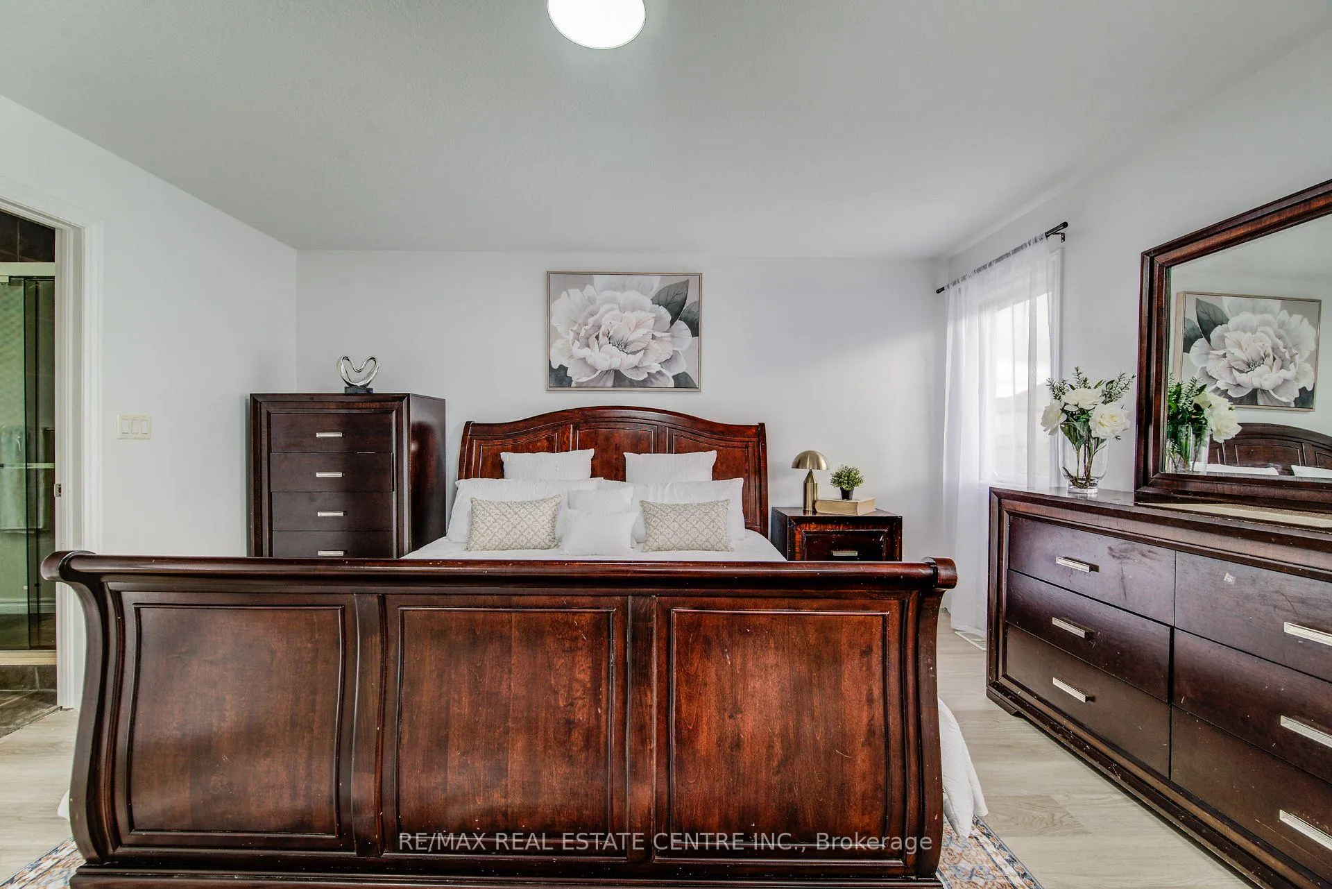 Photo 26 of 617 Thorndale Drive, Waterloo — HOMEH