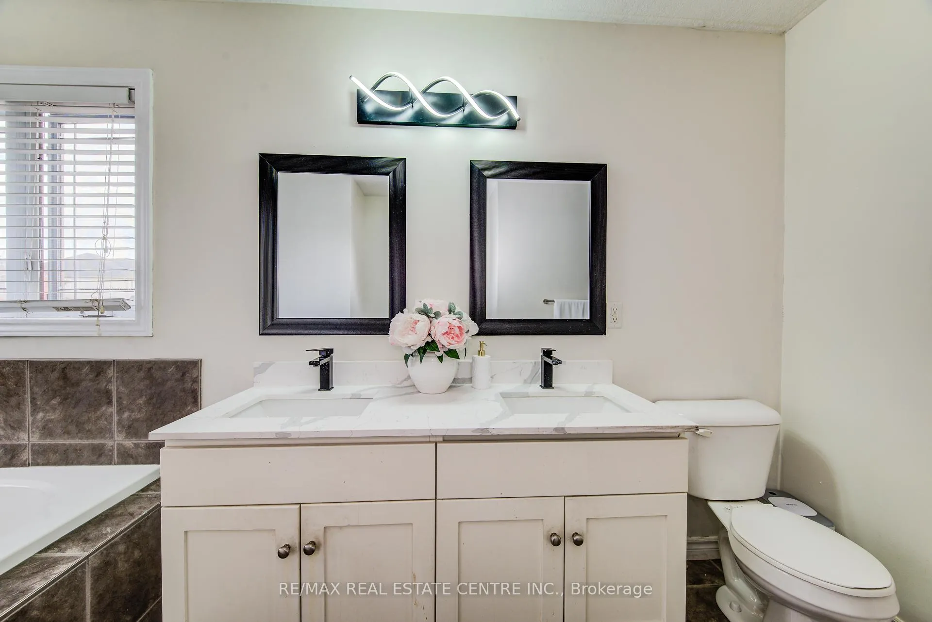 Photo 30 of 617 Thorndale Drive, Waterloo — HOMEH