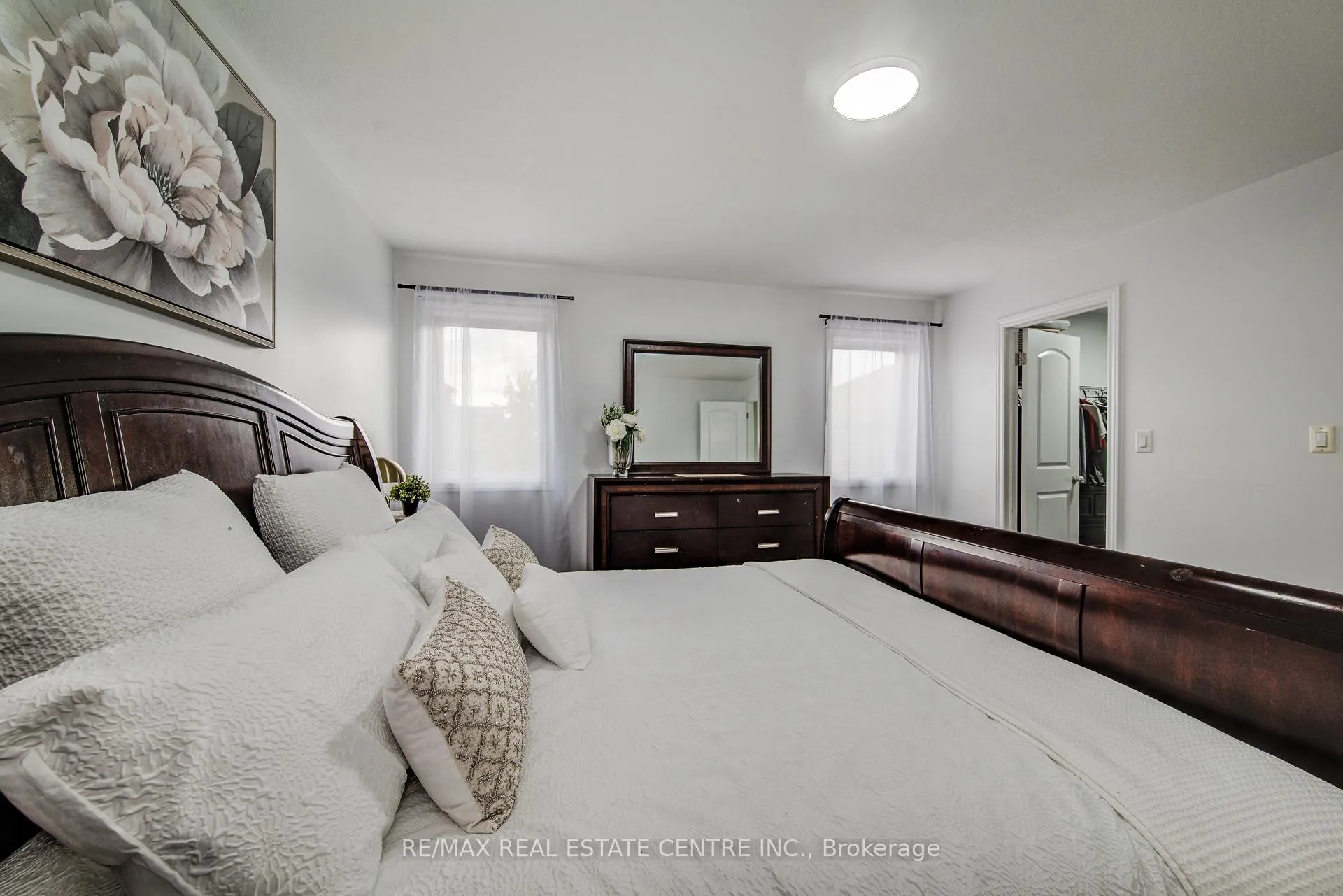 Photo 31 of 617 Thorndale Drive, Waterloo — HOMEH