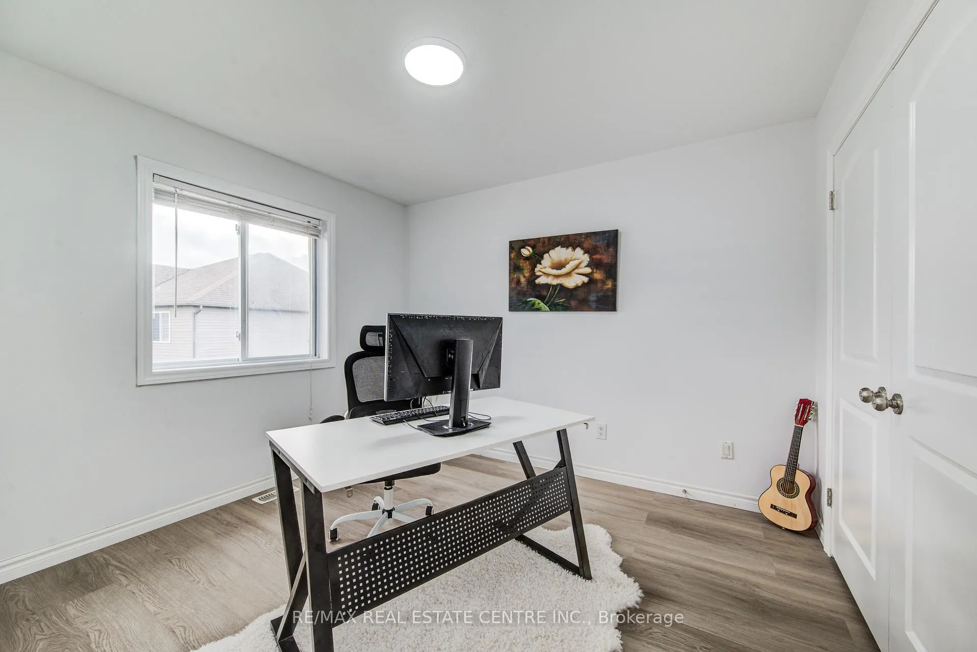 Photo 33 of 617 Thorndale Drive, Waterloo — HOMEH
