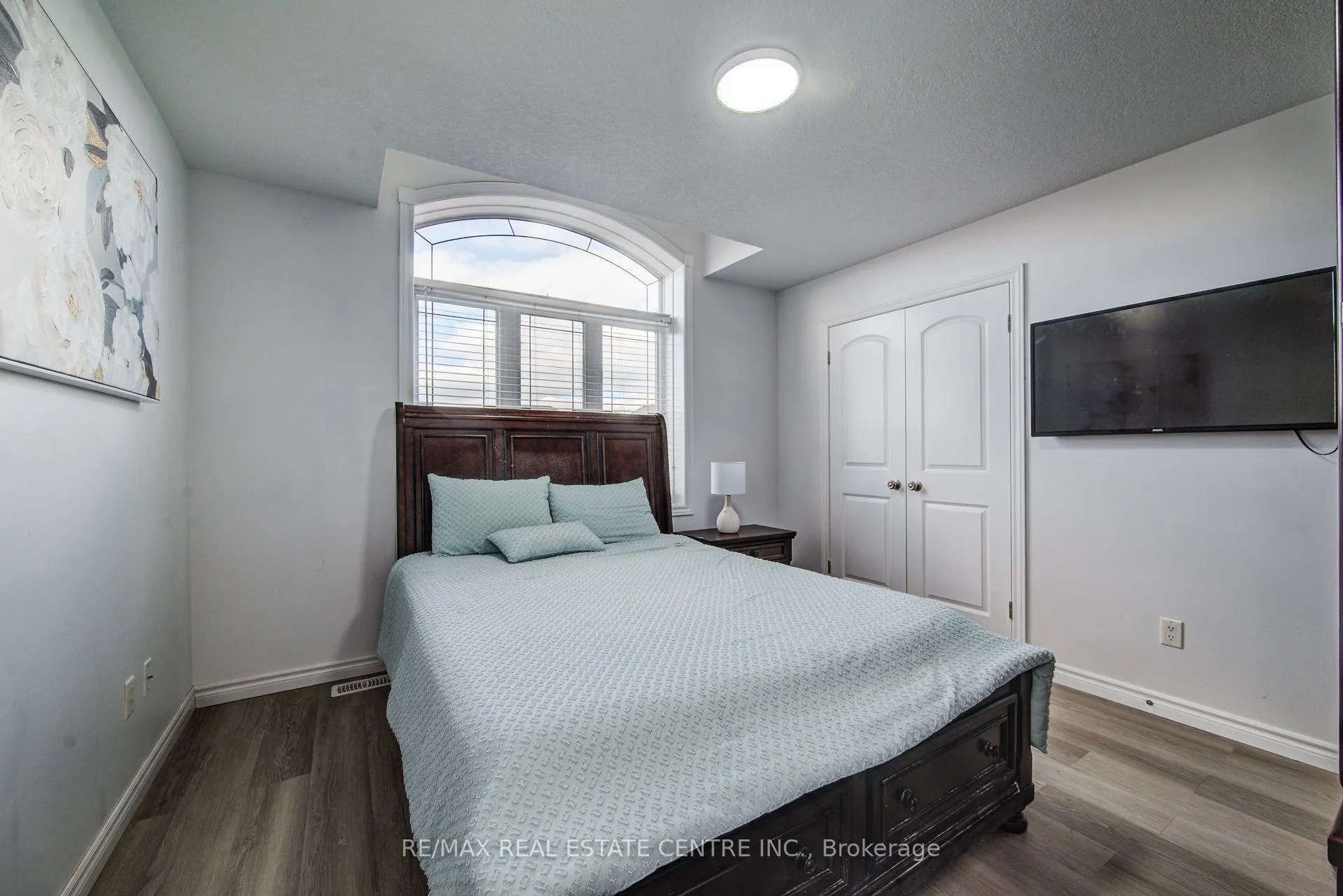 Photo 36 of 617 Thorndale Drive, Waterloo — HOMEH