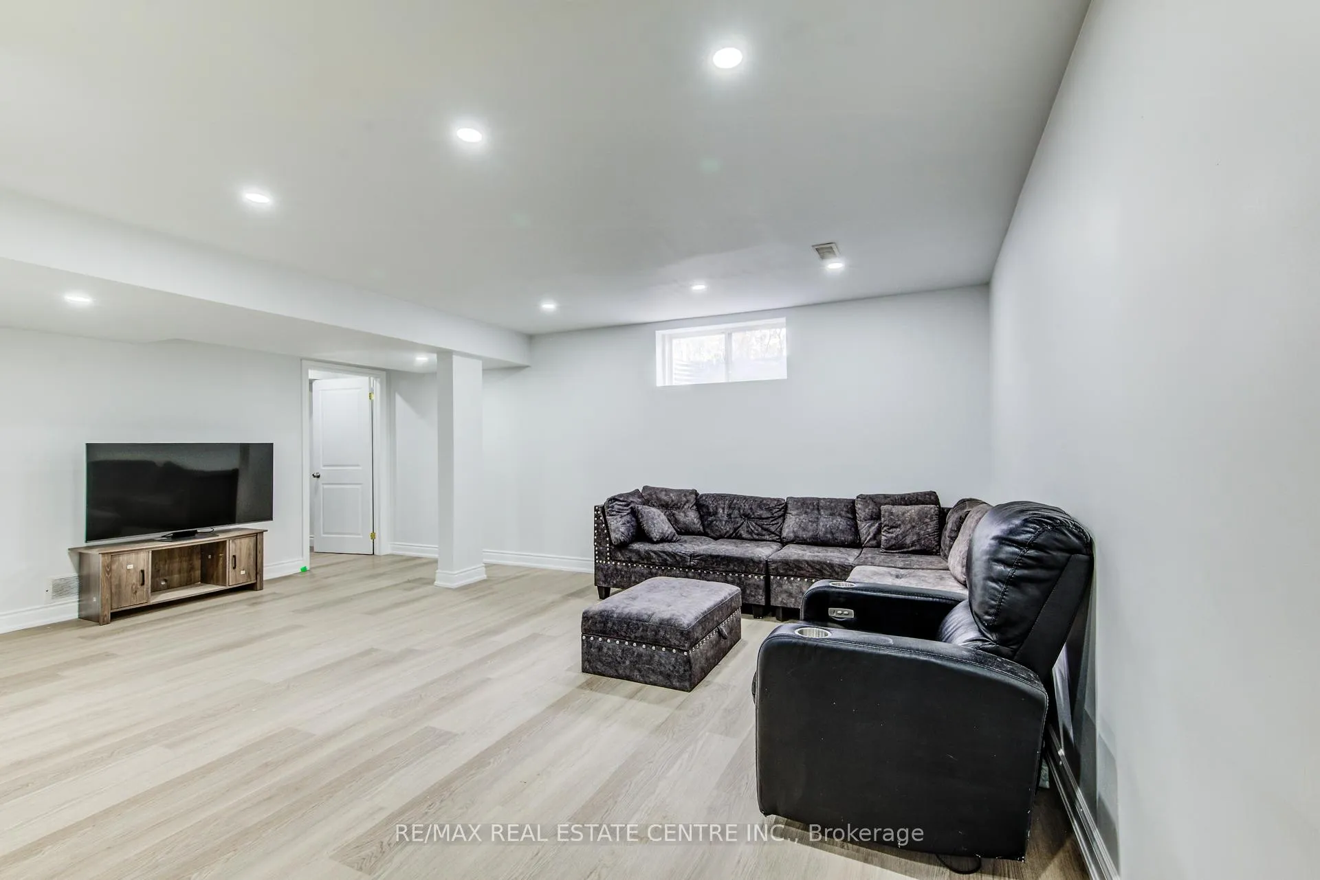 Photo 38 of 617 Thorndale Drive, Waterloo — HOMEH