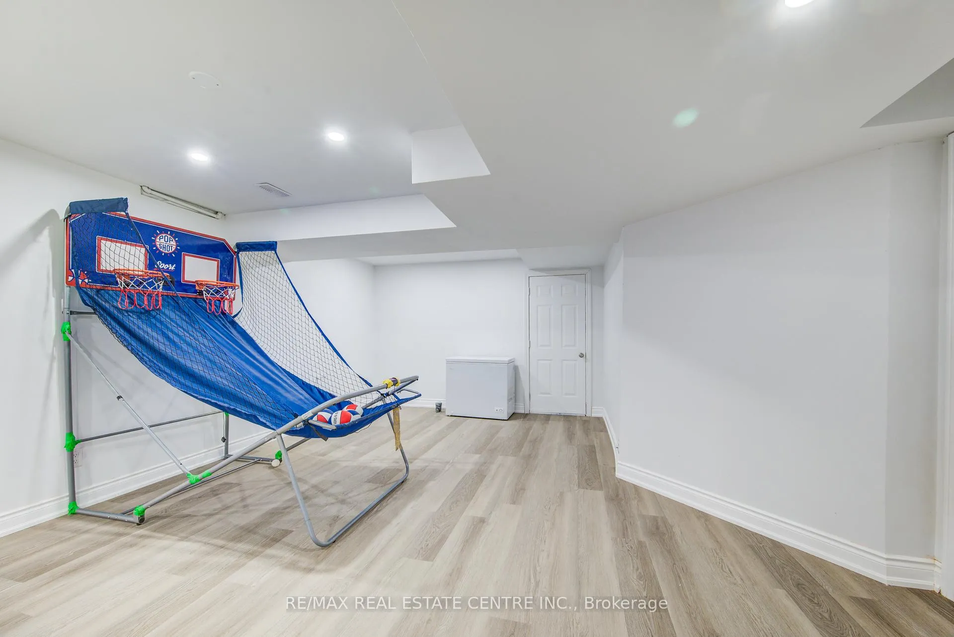 Photo 42 of 617 Thorndale Drive, Waterloo — HOMEH