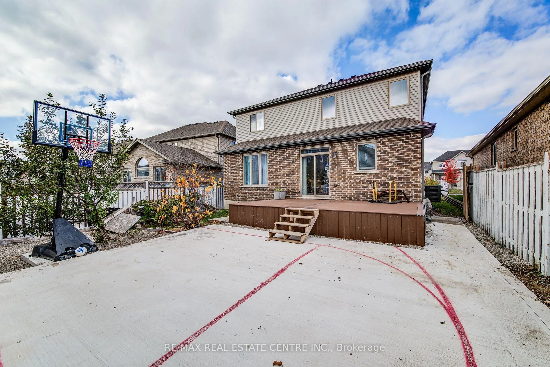 Photo 47 of 617 Thorndale Drive, Waterloo — HOMEH