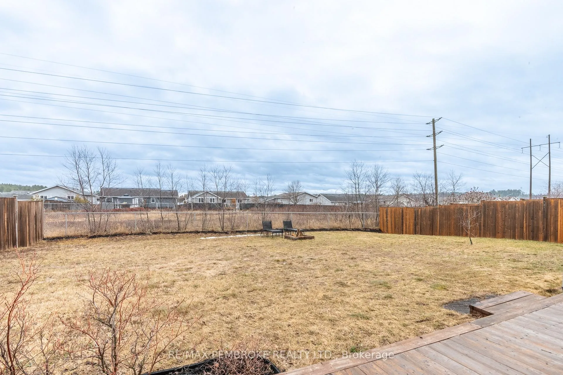 Photo 8 of 21 Newport Drive, Petawawa — HOMEH