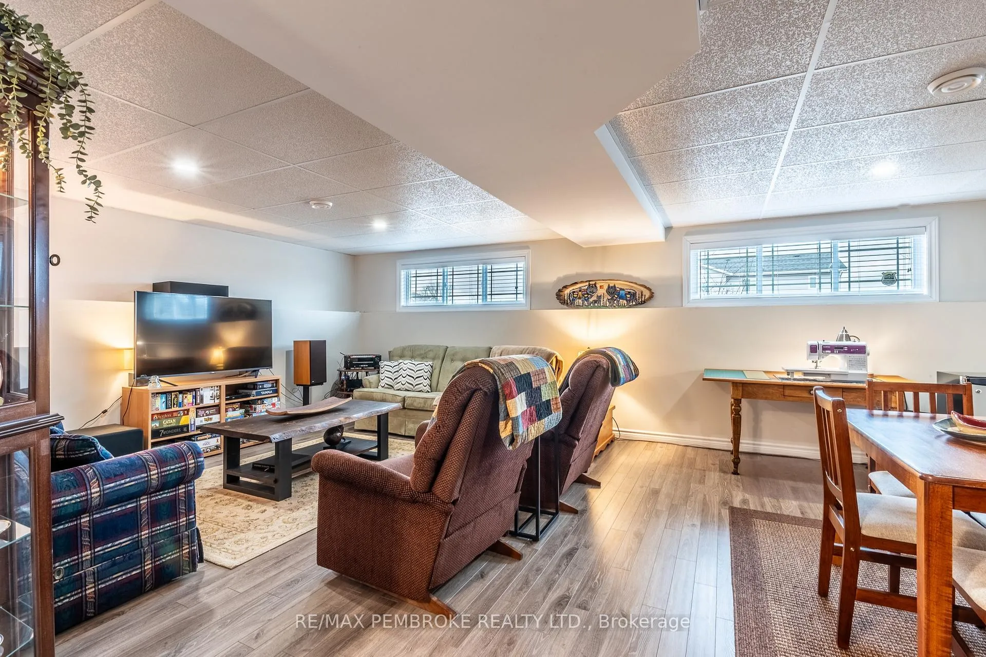 Photo 33 of 21 Newport Drive, Petawawa — HOMEH