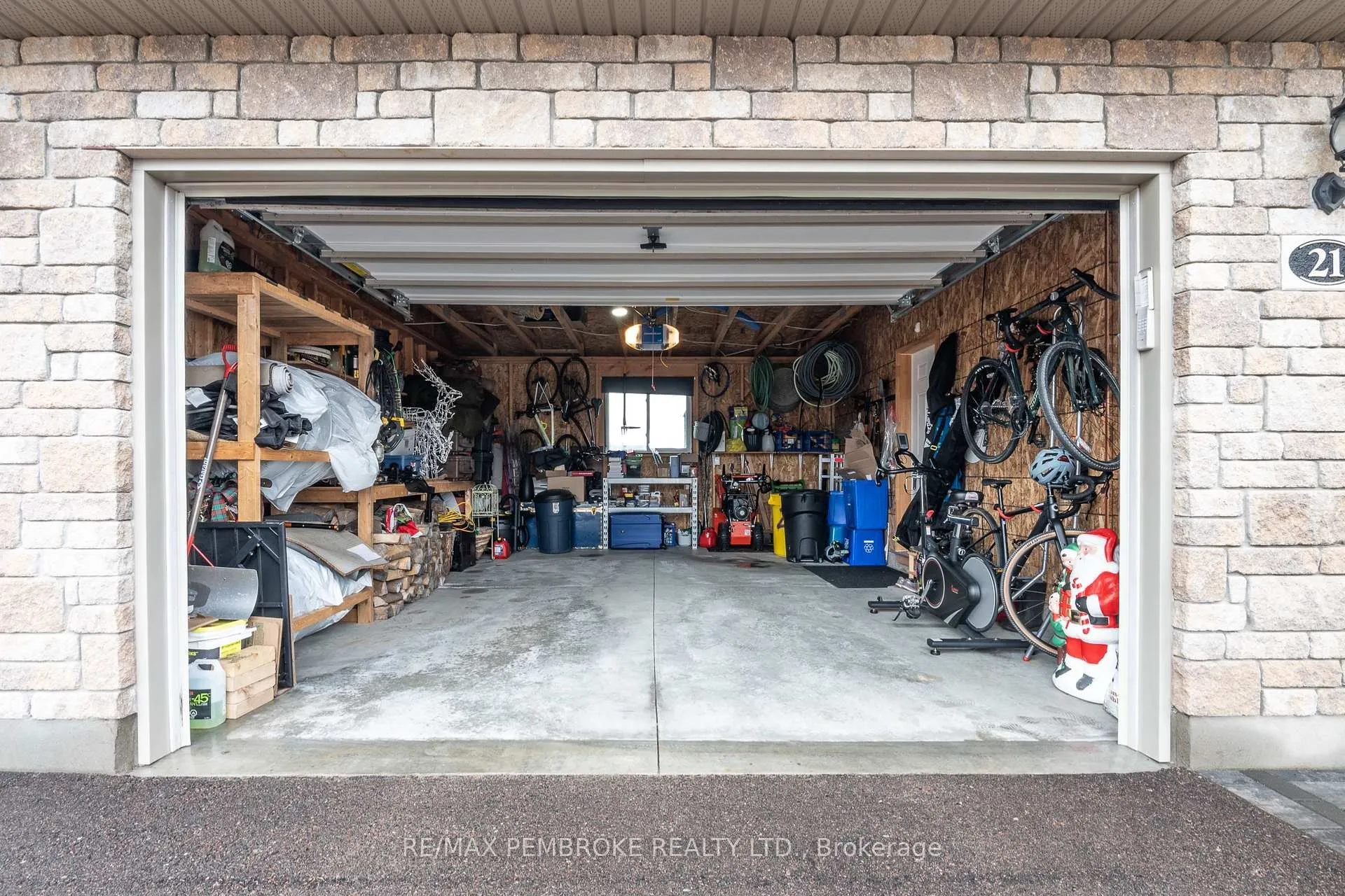 Photo 43 of 21 Newport Drive, Petawawa — HOMEH