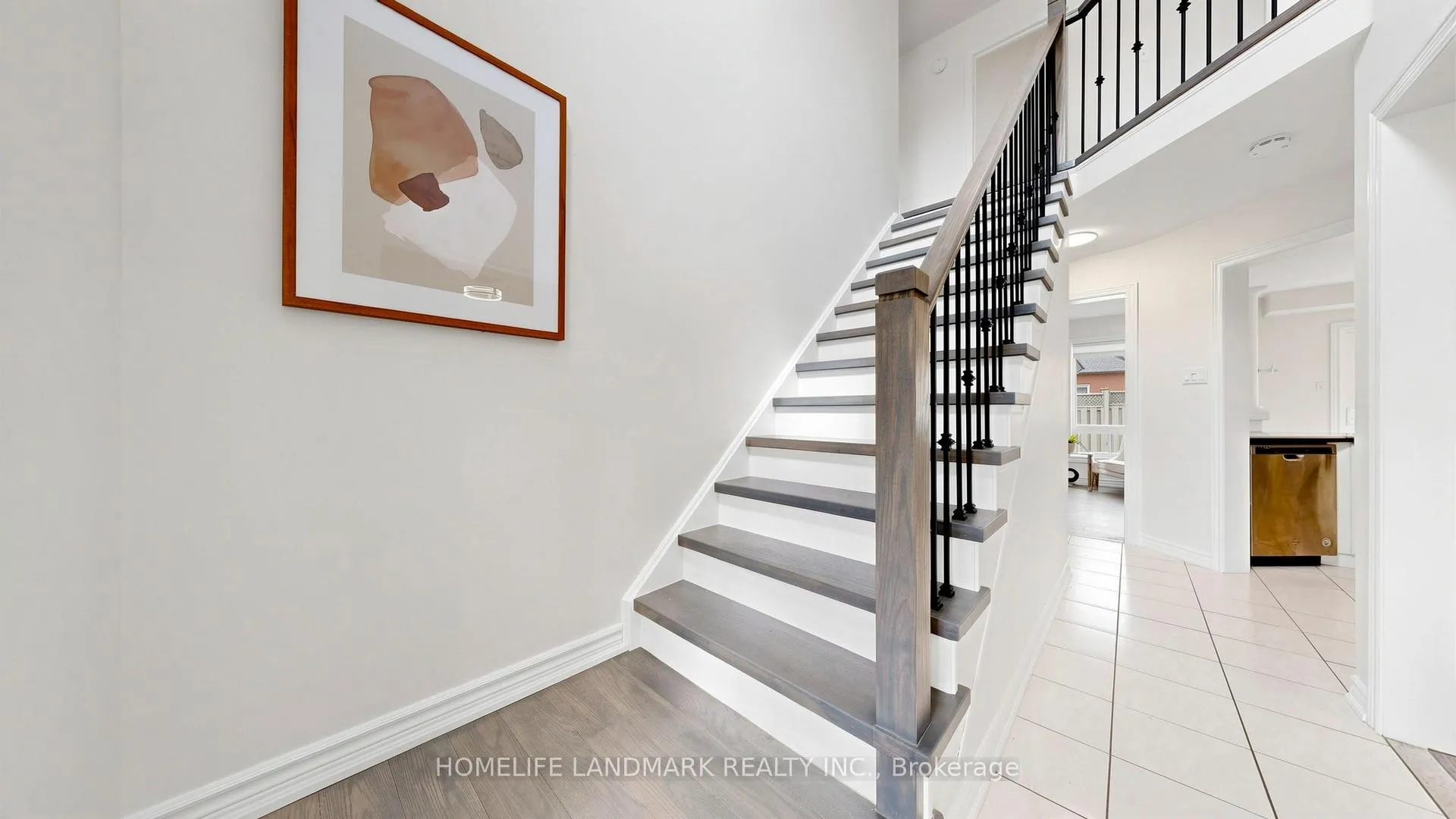 Photo 3 of 186 Tierra Avenue, Vaughan, Vellore Village — HOMEH