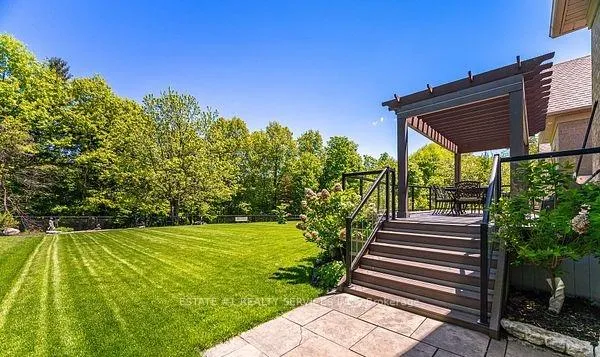 Photo 5 of 48 Beacon Hill Drive, Brampton, Credit Valley — HOMEH