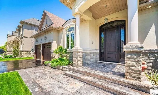 Photo 7 of 48 Beacon Hill Drive, Brampton, Credit Valley — HOMEH