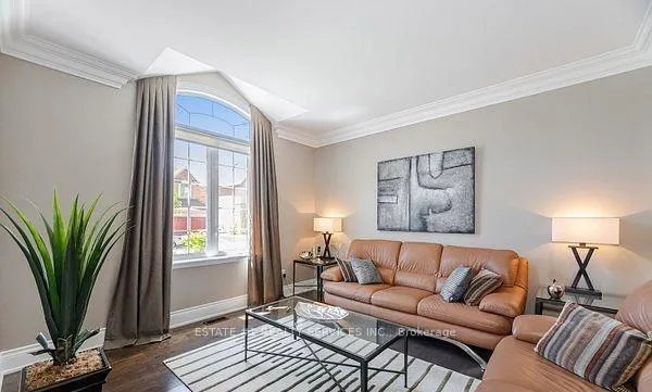 Photo 10 of 48 Beacon Hill Drive, Brampton, Credit Valley — HOMEH