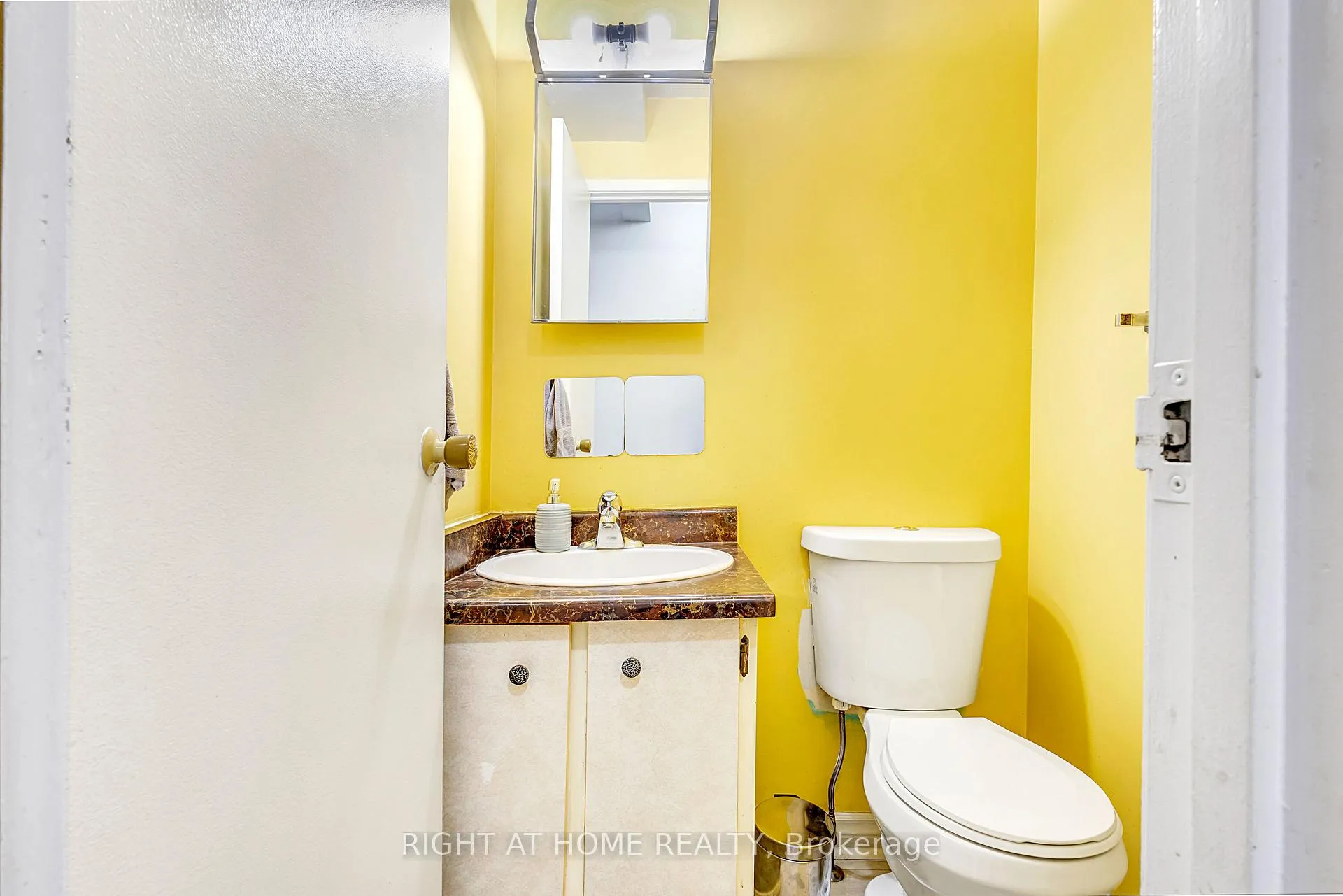 Photo 9 of 1324 Belgate Way, Ottawa, Cyrville — HOMEH