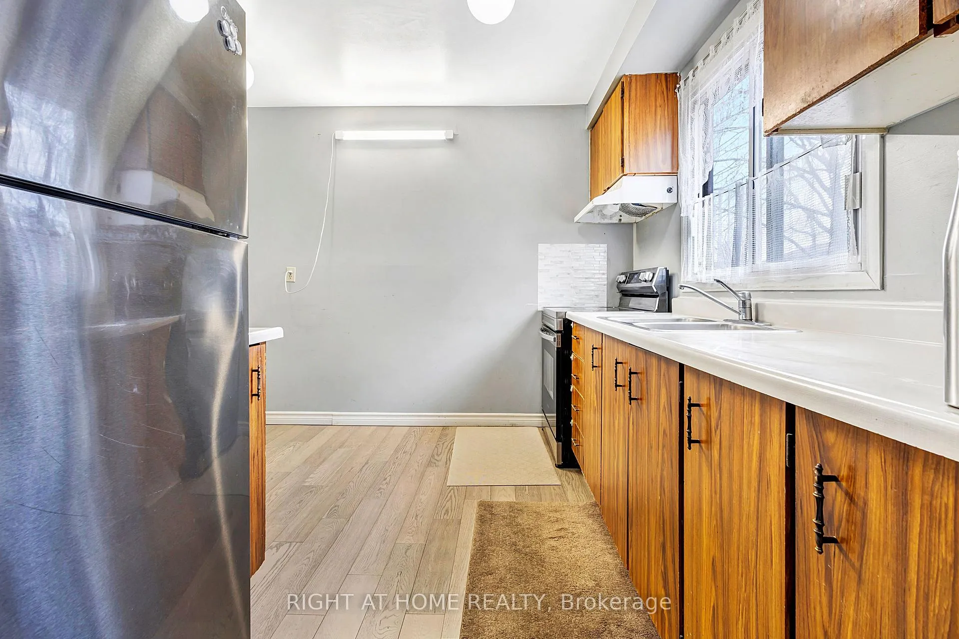 Photo 14 of 1324 Belgate Way, Ottawa, Cyrville — HOMEH