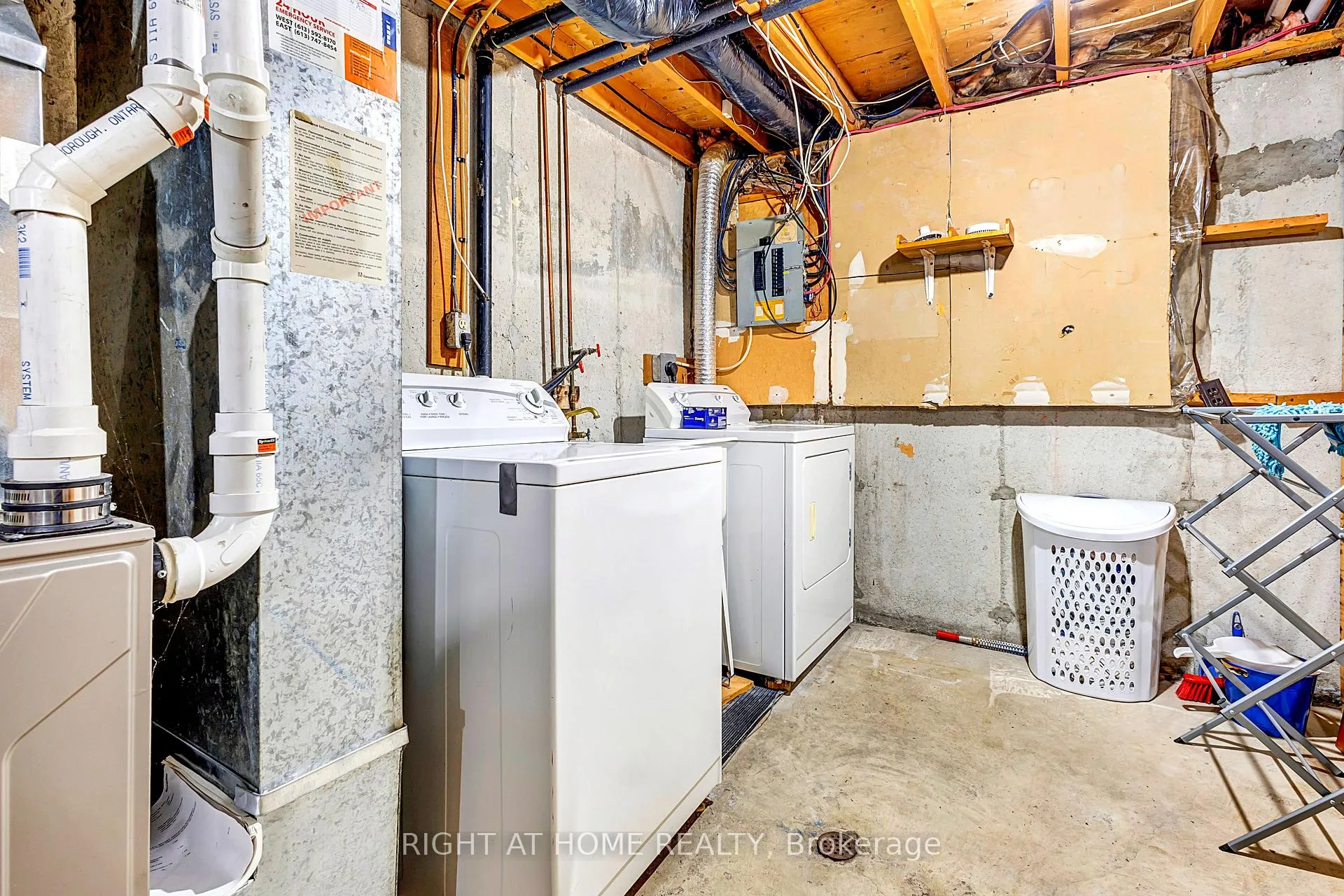 Photo 16 of 1324 Belgate Way, Ottawa, Cyrville — HOMEH