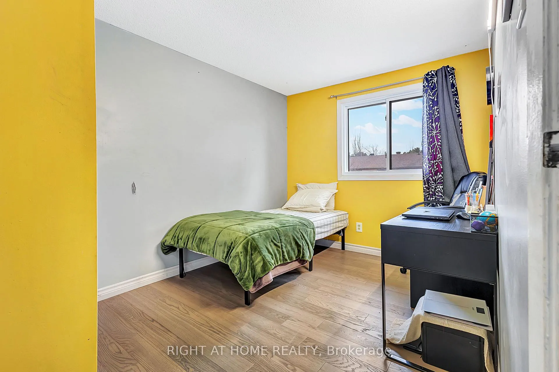 Photo 17 of 1324 Belgate Way, Ottawa, Cyrville — HOMEH
