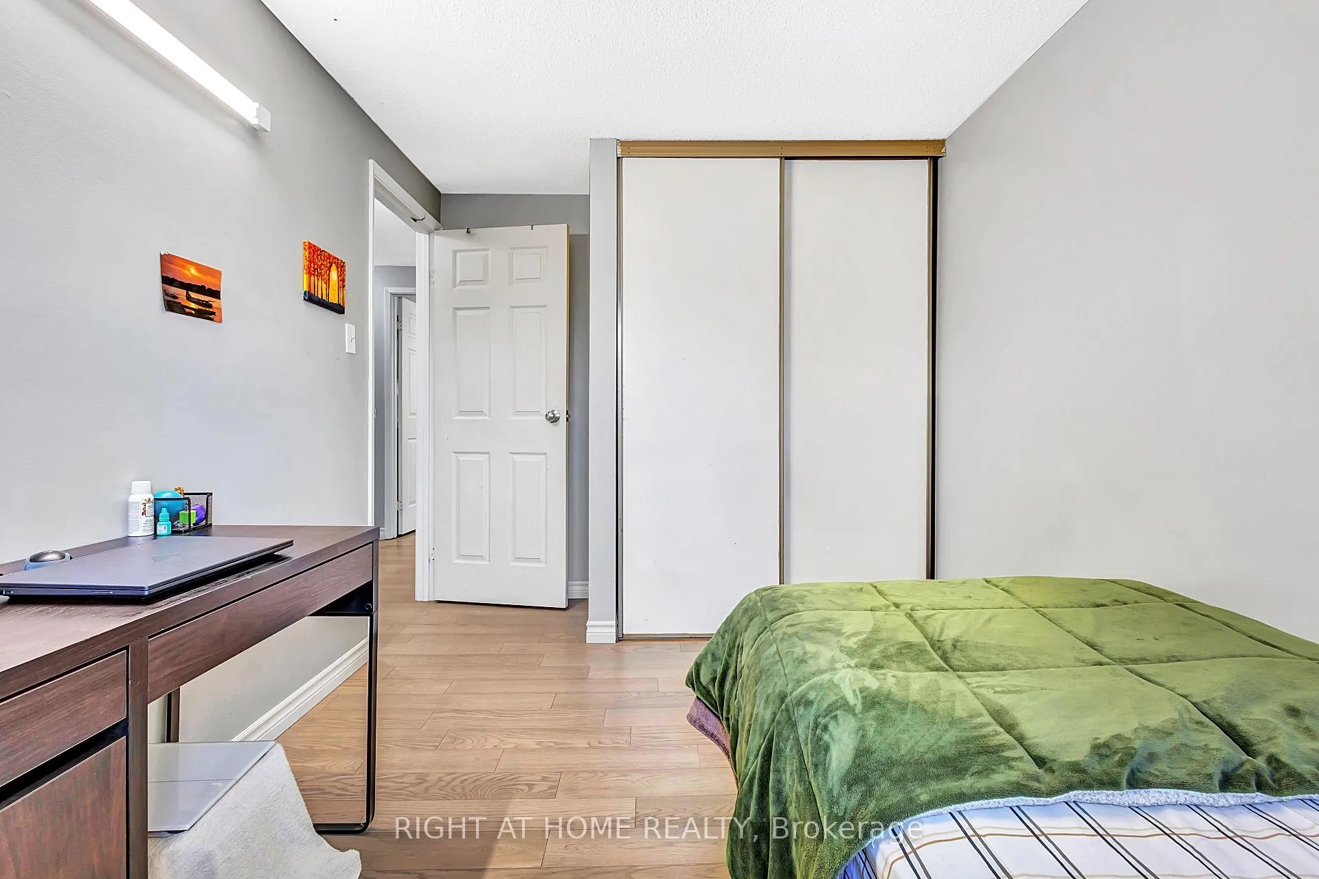 Photo 18 of 1324 Belgate Way, Ottawa, Cyrville — HOMEH