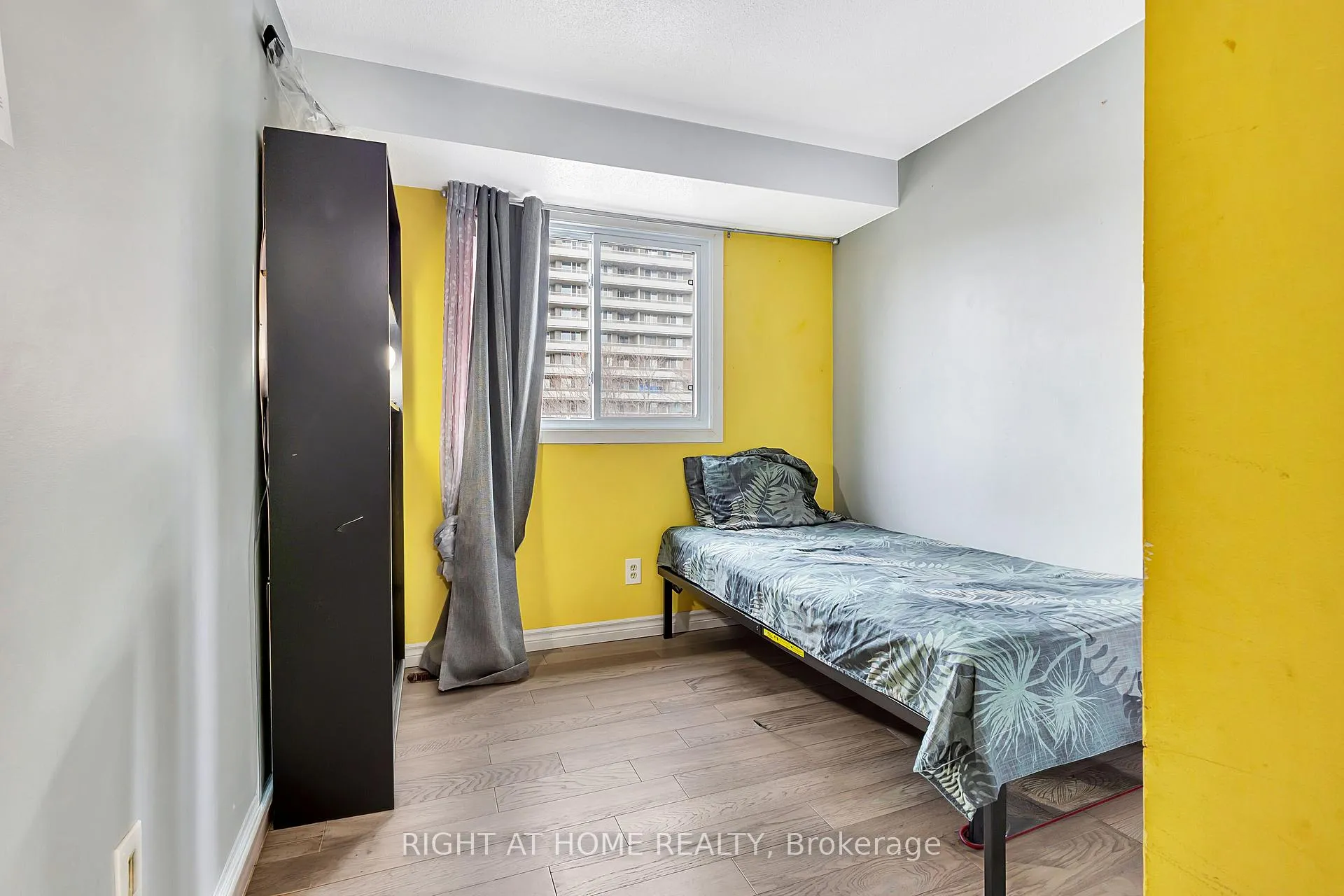 Photo 19 of 1324 Belgate Way, Ottawa, Cyrville — HOMEH