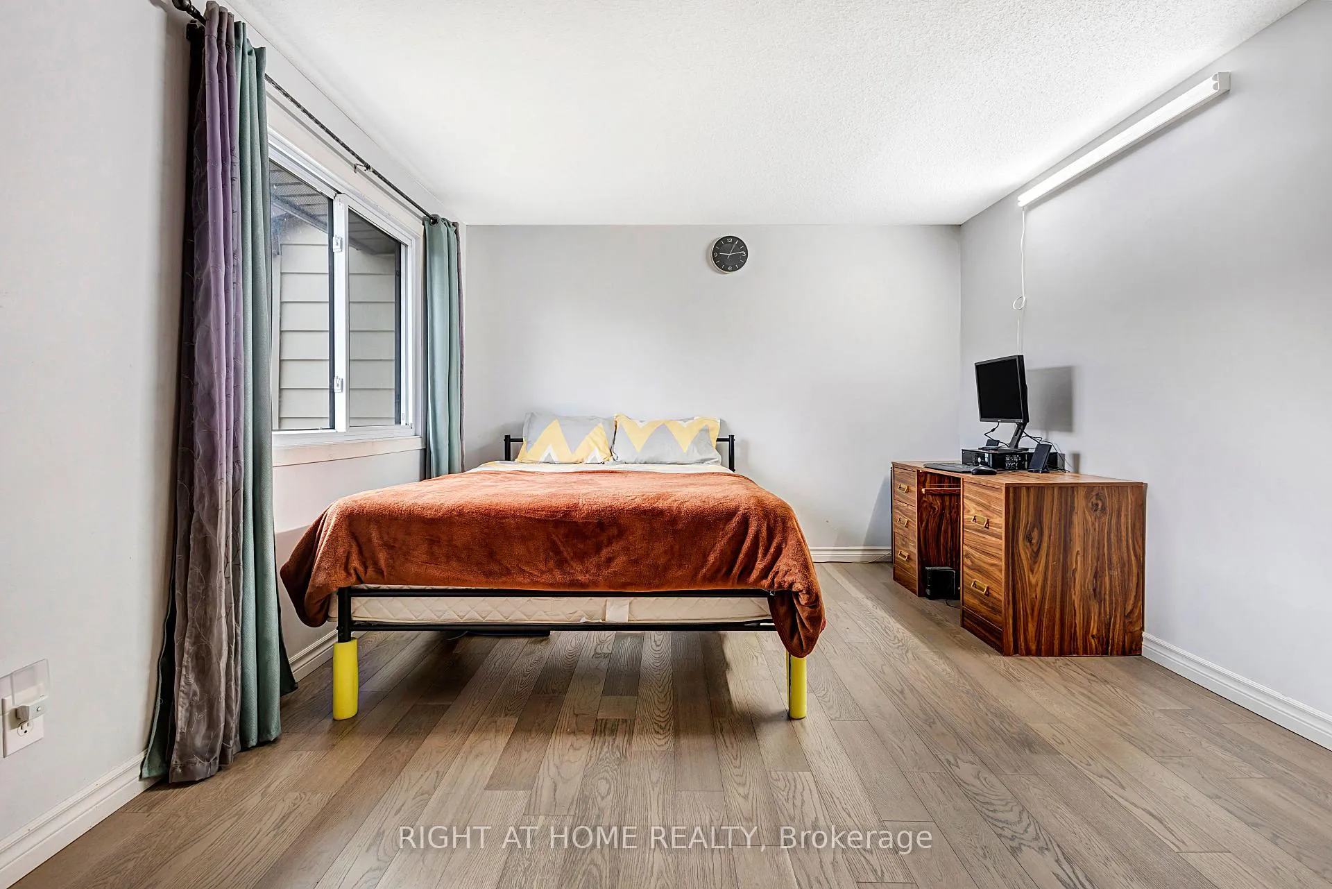 Photo 23 of 1324 Belgate Way, Ottawa, Cyrville — HOMEH