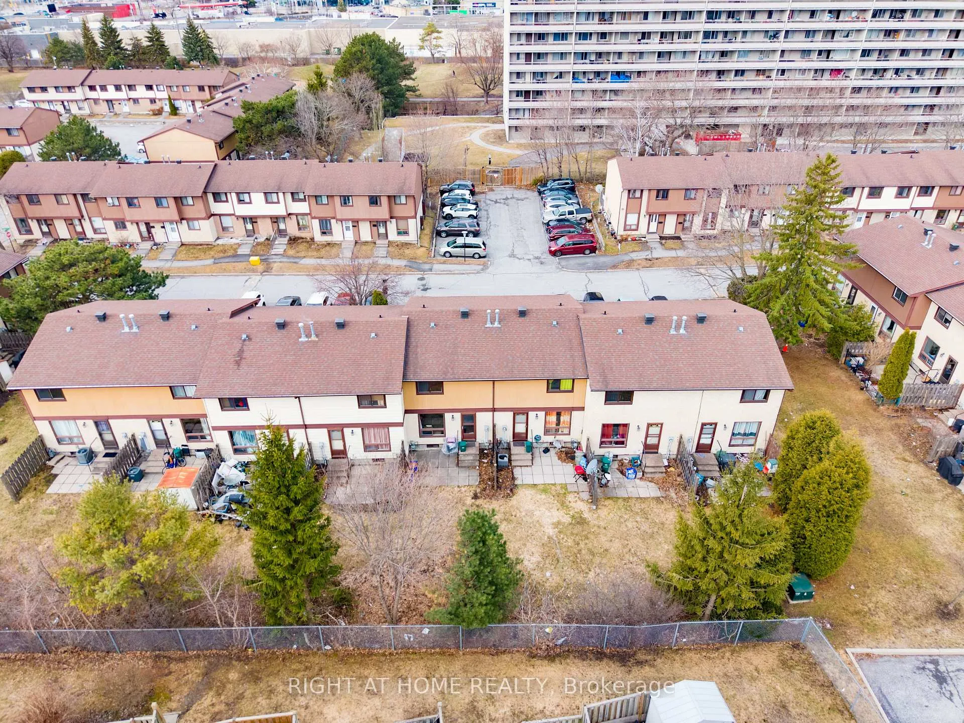 Photo 31 of 1324 Belgate Way, Ottawa, Cyrville — HOMEH