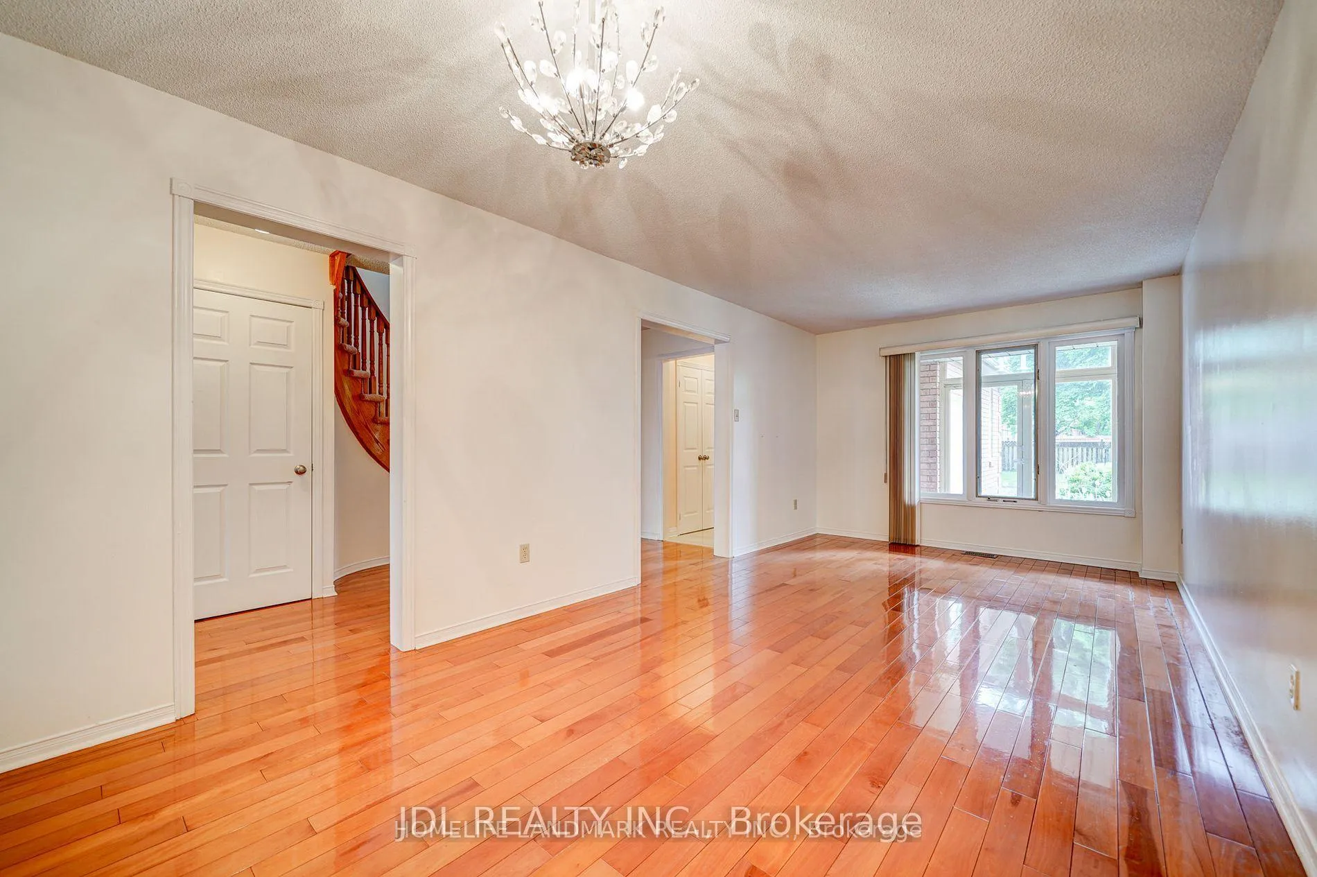 Photo 2 of 114 Alderbury Drive, Markham, Middlefield — HOMEH