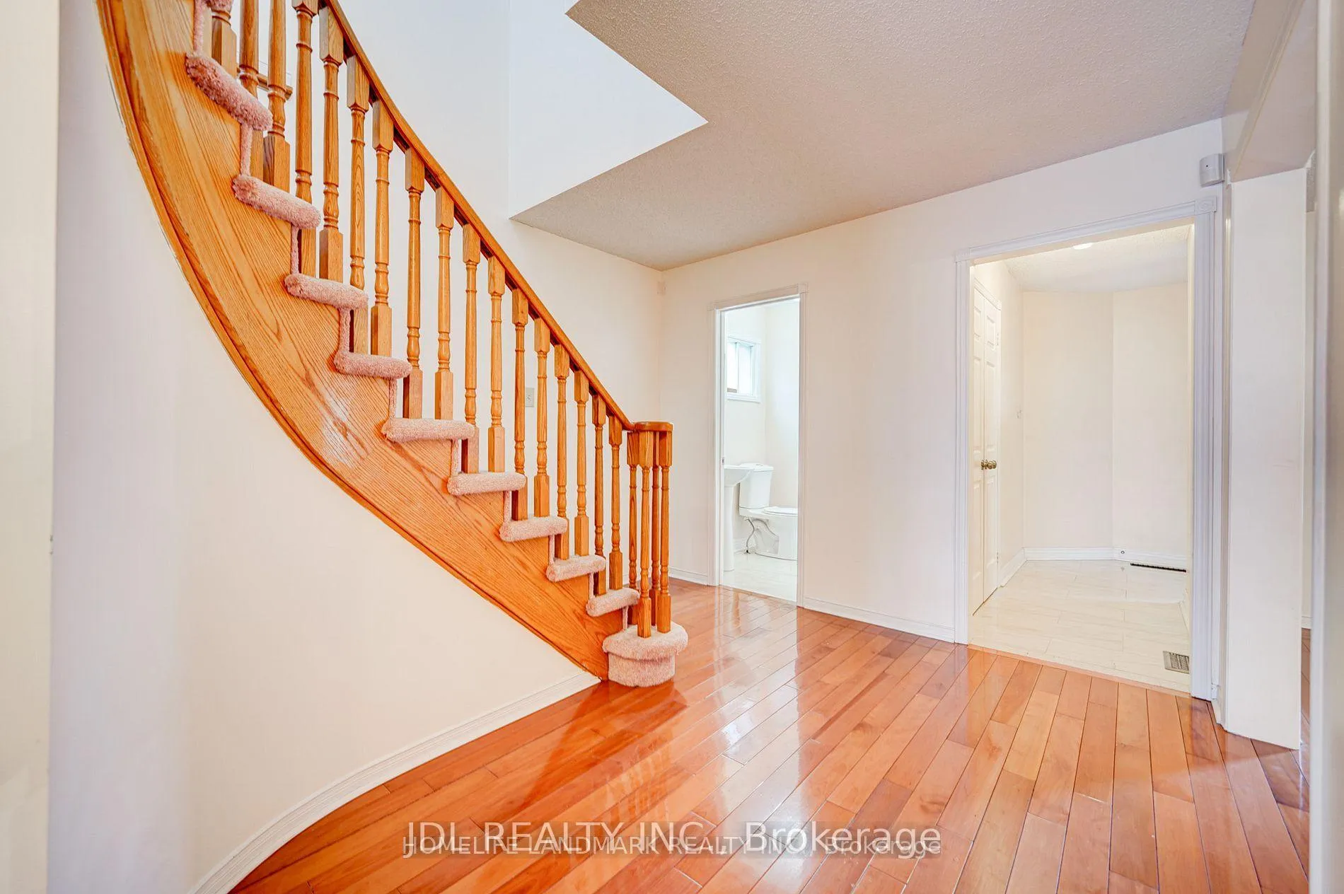Photo 40 of 114 Alderbury Drive, Markham, Middlefield — HOMEH