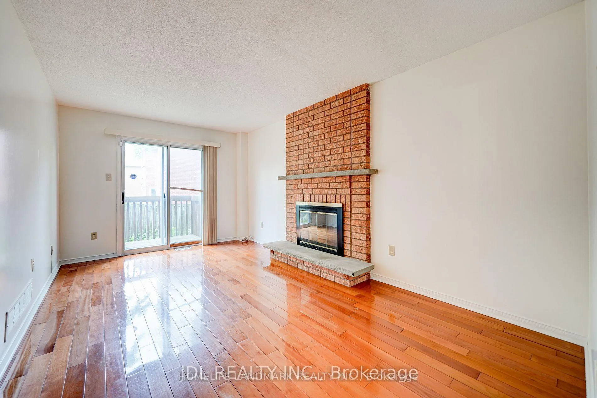 Photo 57 of 114 Alderbury Drive, Markham, Middlefield — HOMEH