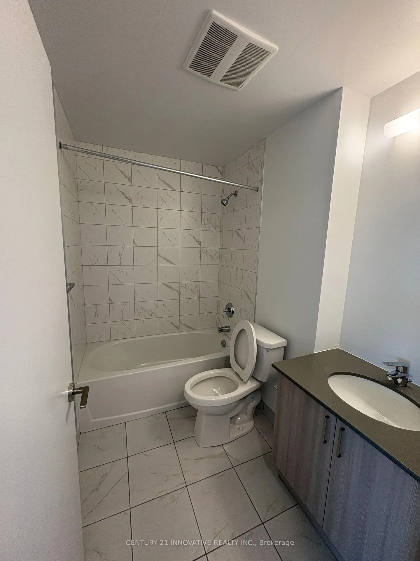 Photo 2 of Unit 2401, 1435 Celebration Drive, Pickering, Bay Ridges — HOMEH