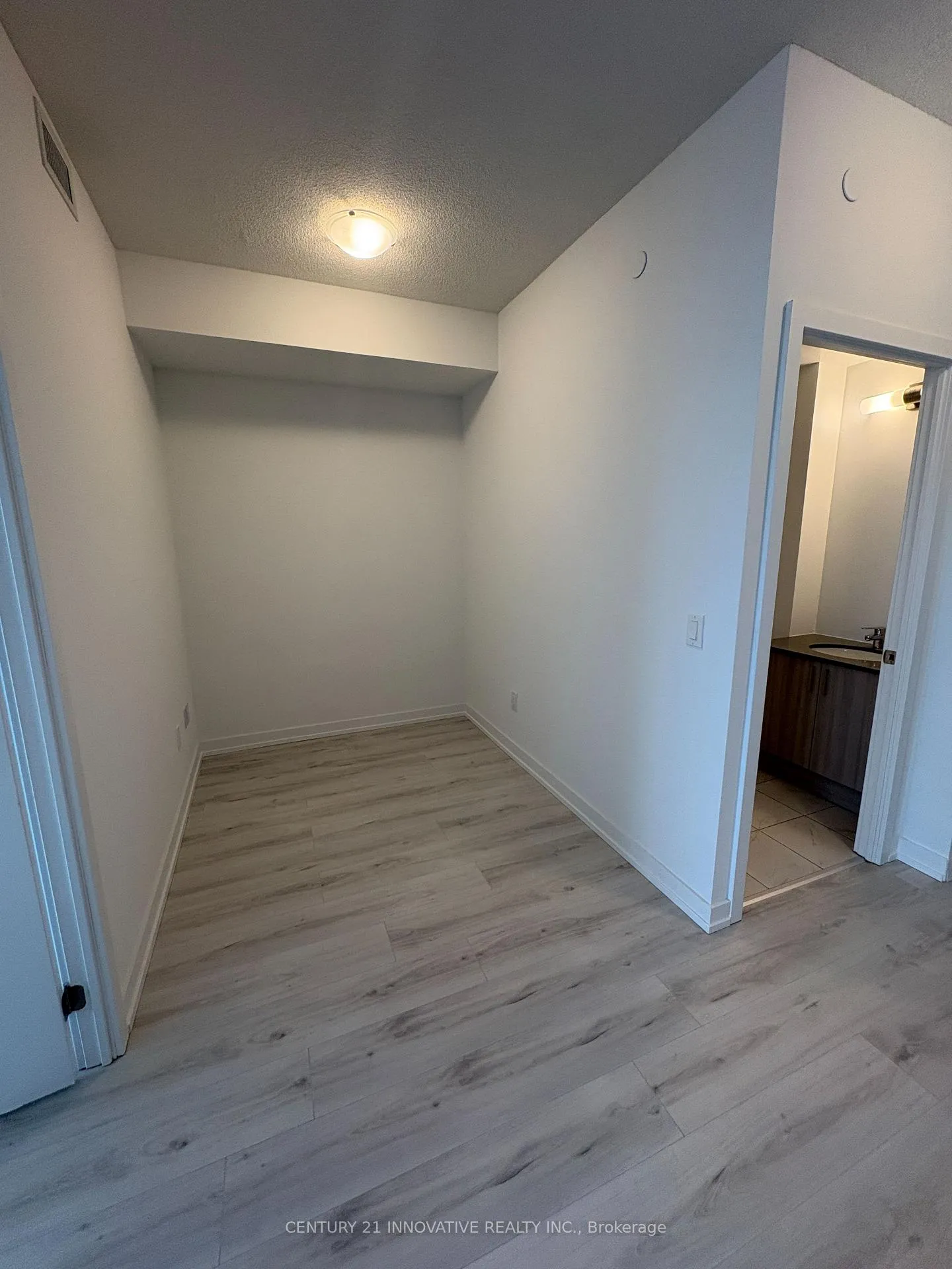 Photo 5 of Unit 2401, 1435 Celebration Drive, Pickering, Bay Ridges — HOMEH