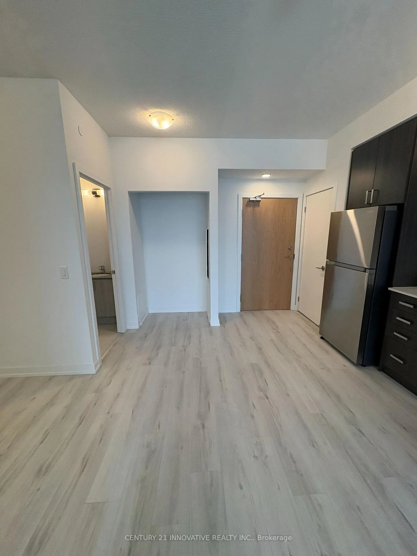 Photo 10 of Unit 2401, 1435 Celebration Drive, Pickering, Bay Ridges — HOMEH