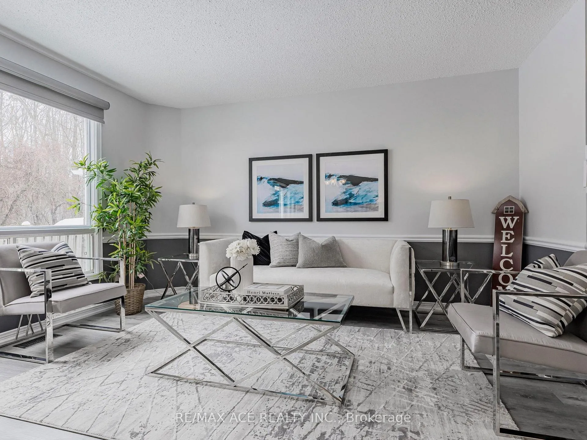 Photo 5 of 35 Stagemaster Crescent, Clarington, Courtice — HOMEH