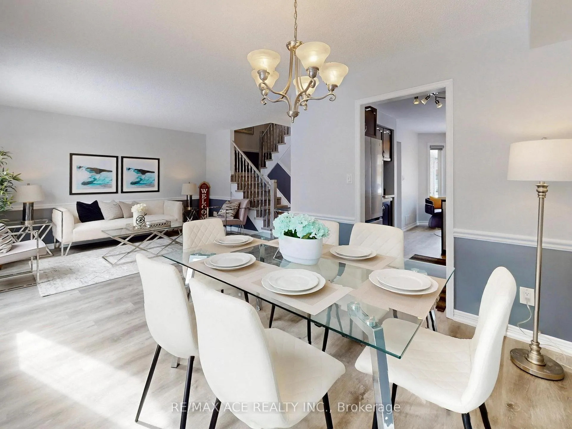 Photo 9 of 35 Stagemaster Crescent, Clarington, Courtice — HOMEH