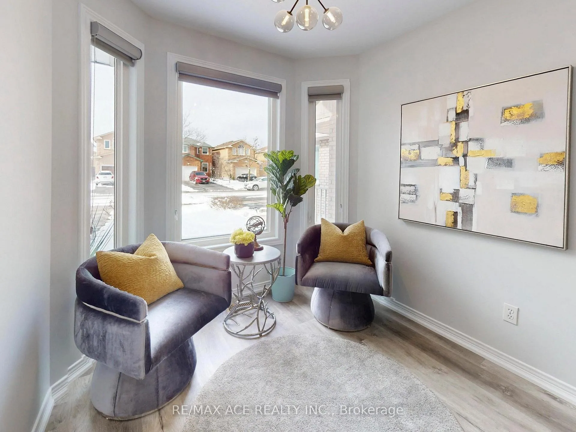 Photo 15 of 35 Stagemaster Crescent, Clarington, Courtice — HOMEH
