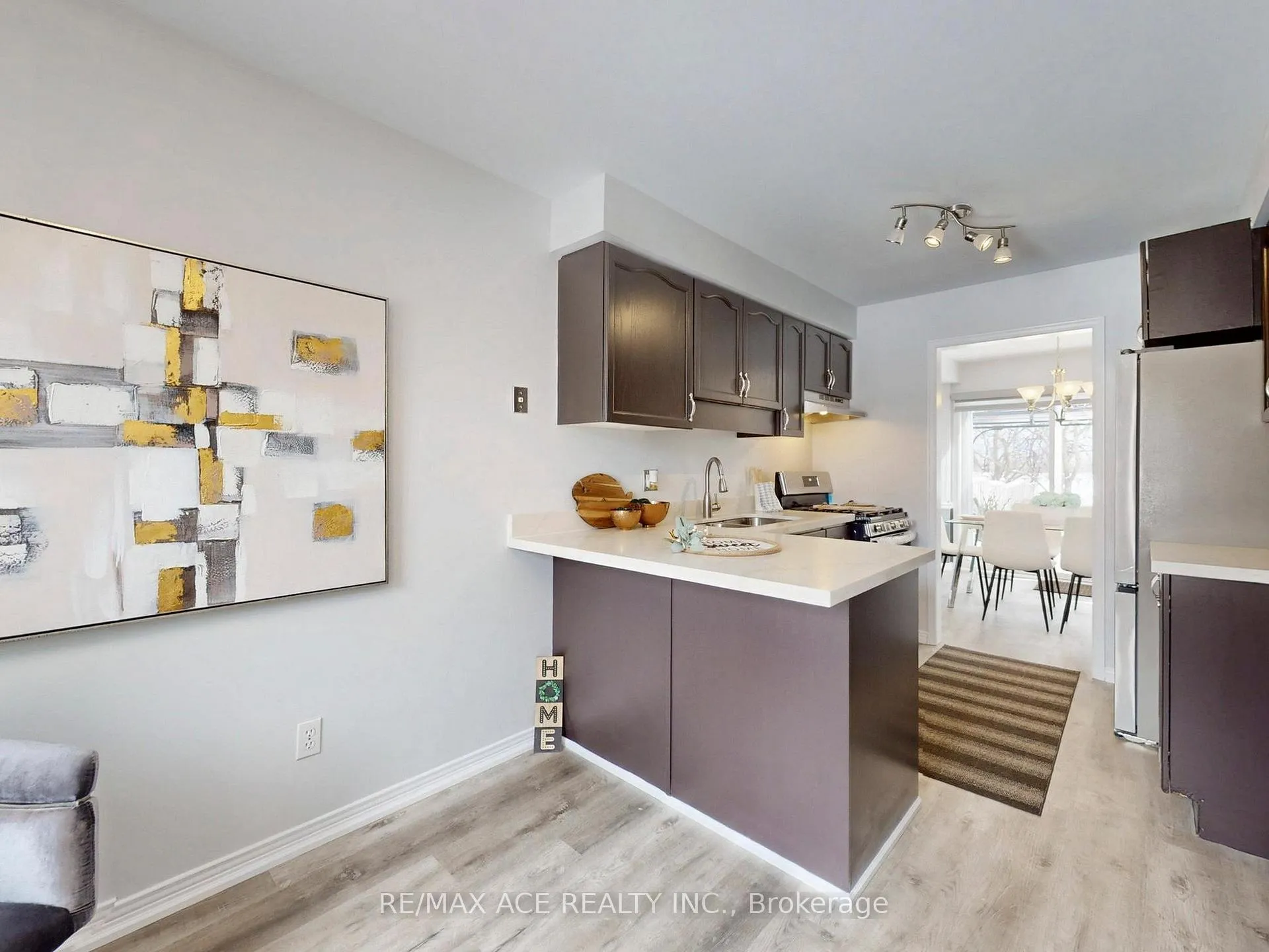 Photo 17 of 35 Stagemaster Crescent, Clarington, Courtice — HOMEH