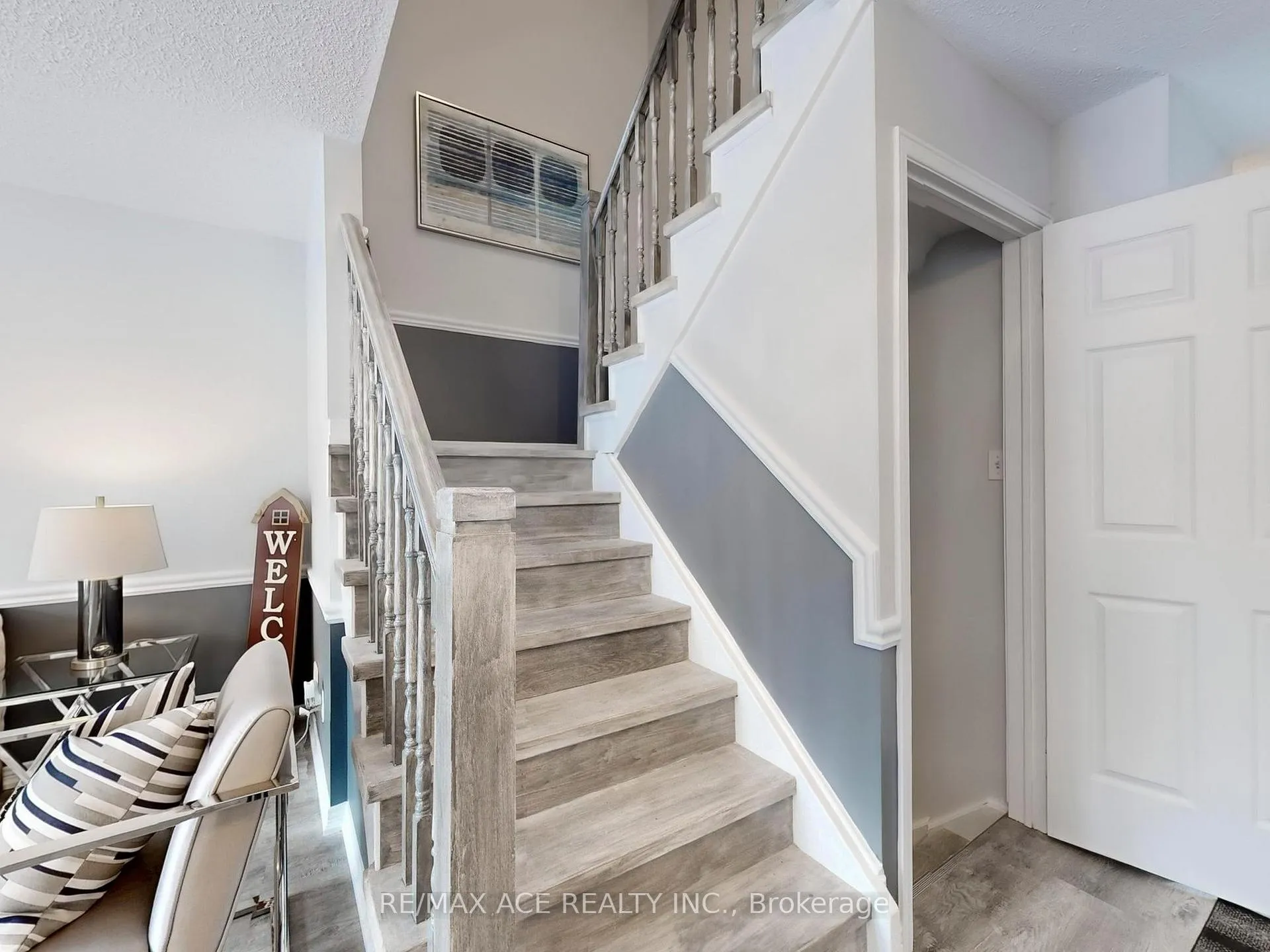 Photo 19 of 35 Stagemaster Crescent, Clarington, Courtice — HOMEH