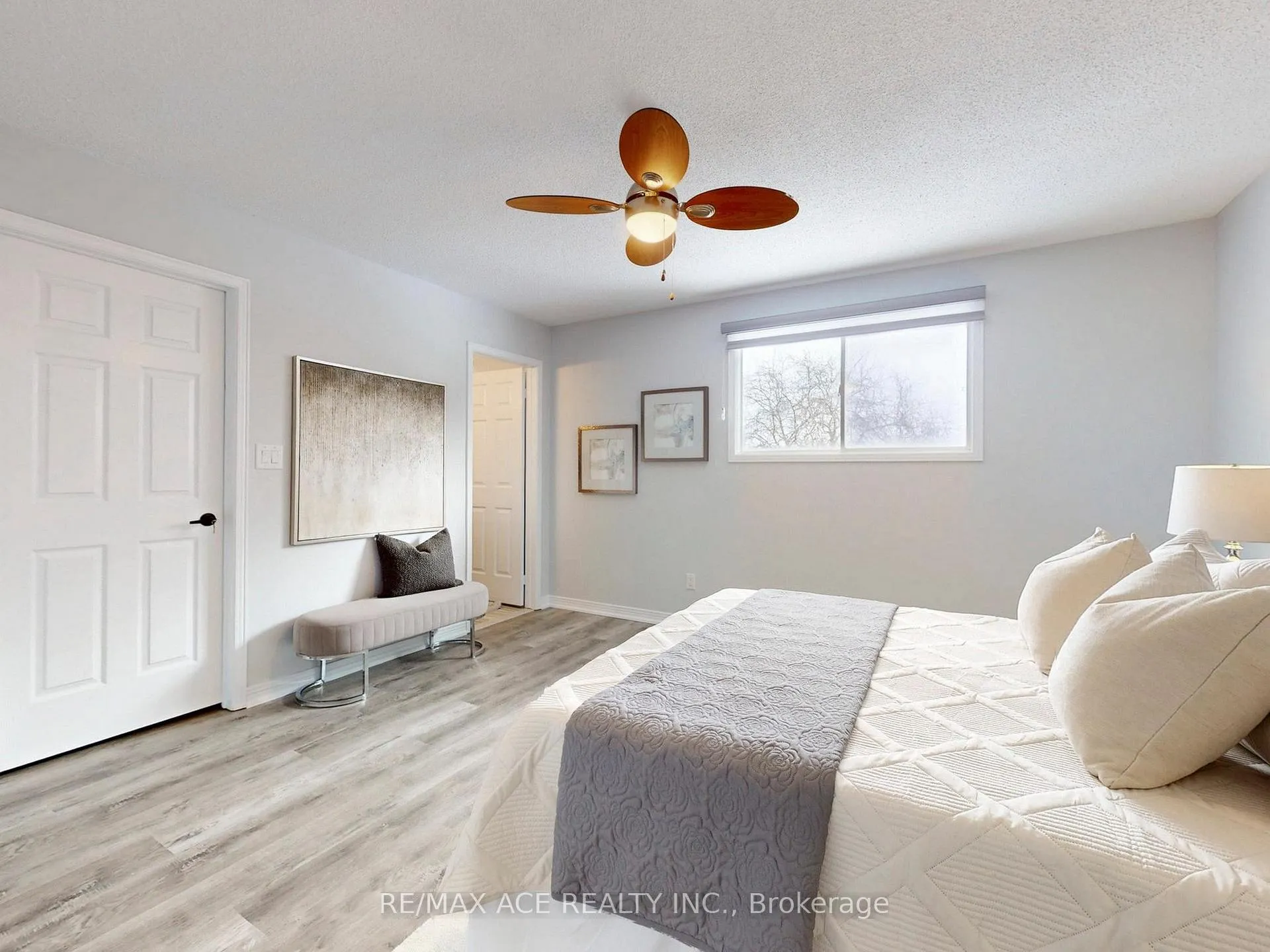 Photo 23 of 35 Stagemaster Crescent, Clarington, Courtice — HOMEH