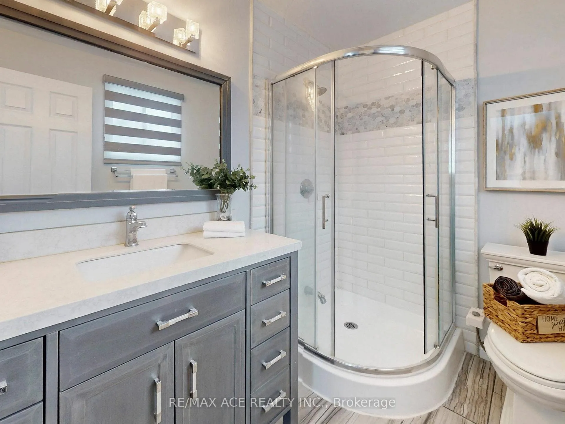 Photo 25 of 35 Stagemaster Crescent, Clarington, Courtice — HOMEH