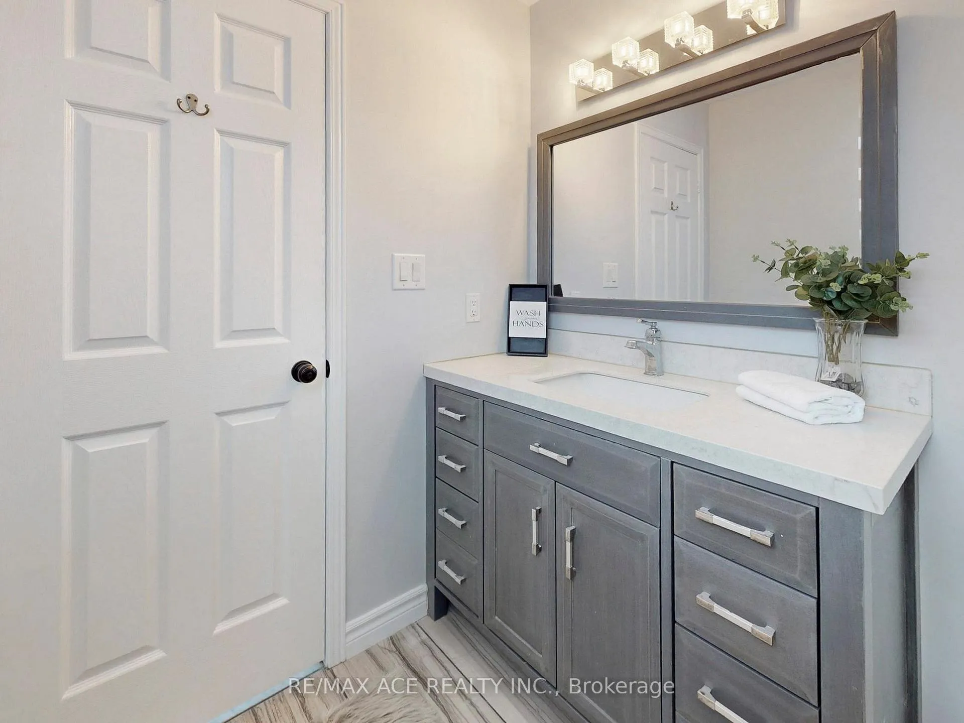 Photo 26 of 35 Stagemaster Crescent, Clarington, Courtice — HOMEH